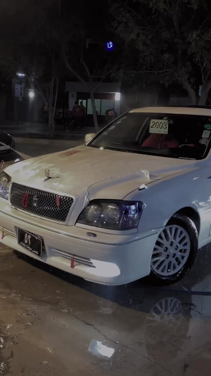 مەلیکە ساخ ساخ
٢٠٠٢ مەکینە D4 گەورە

فوول فولل

٣ پارچە بۆیاخ

لە ڕەسمەکە جوانتر نەبوو گلەی بکە

٤٨ گەڵا

***********
