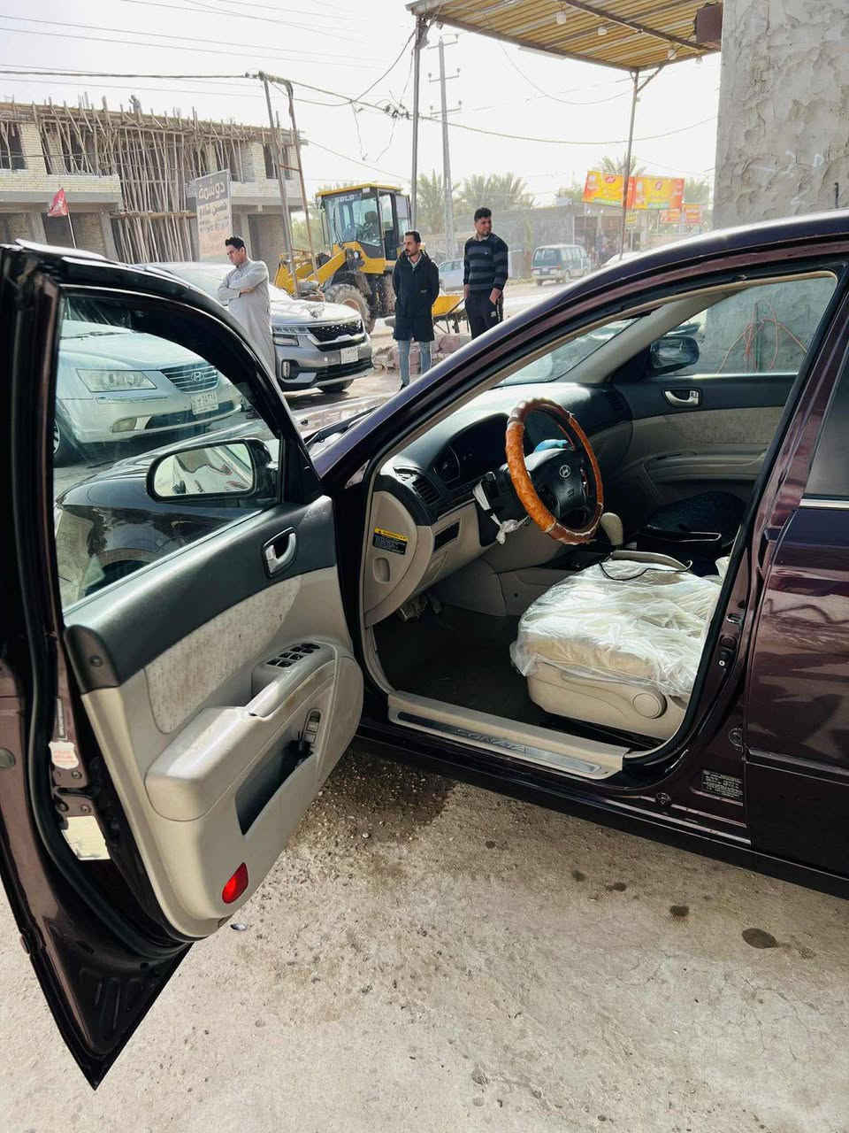 السلام عليكم سوناتا موديل 2006مكينه 6سلندر سياره جاهزه مابيه اي نقص كفاله عامه من الصبغ و الضربه سياره ليبل واحد كله تبريد تدفئه كله شغاله  السعر 112 بيه مجال الشراي يتصل ***********
