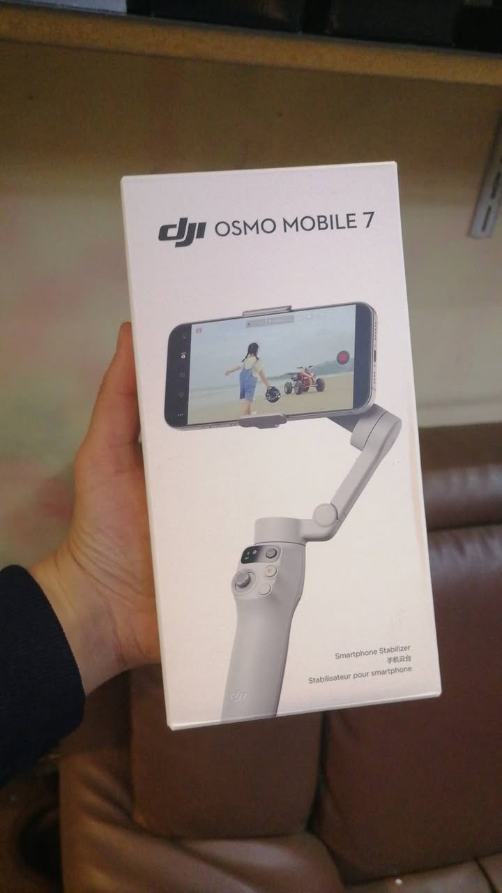 "خلّي كل لقطة تحكي احترافك 🎬✨"
🔥 DJI Osmo Mobile 7 🔥
ثبات قوي بدون اهتزاز 🎥
تتبع ذكي + تحكم سهل 📱
خفيف وبطارية تدوم ساعات 🔋
مثالي للريلز وصناع المحتوى 👌
📦 متوفر الآن – شحن لجميع المحافظات
📩 اكتب "السعر" بالتعليقات أو راسلنا خاص 💬


**إذا كنت صاحب هذا الإعلان وتريد حذفه لأي سبب، رجاءا أرسل رسالة إلى الدعم الفني**