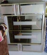 سلام عليك غرفه اخشاب تركيه ملكيه خشب ثقيل جدا للبيع.        8 قطع كنتو...