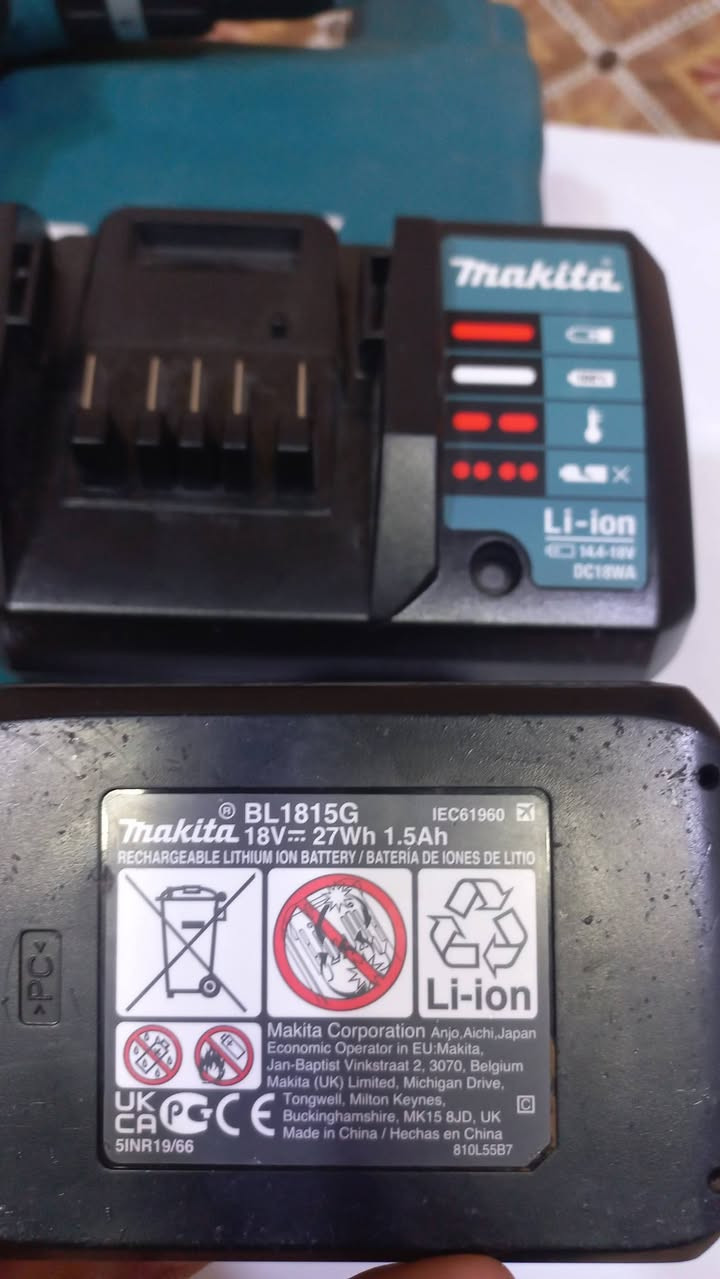 البيع جديد لوك  شاحنه مع بطارية  ***********
