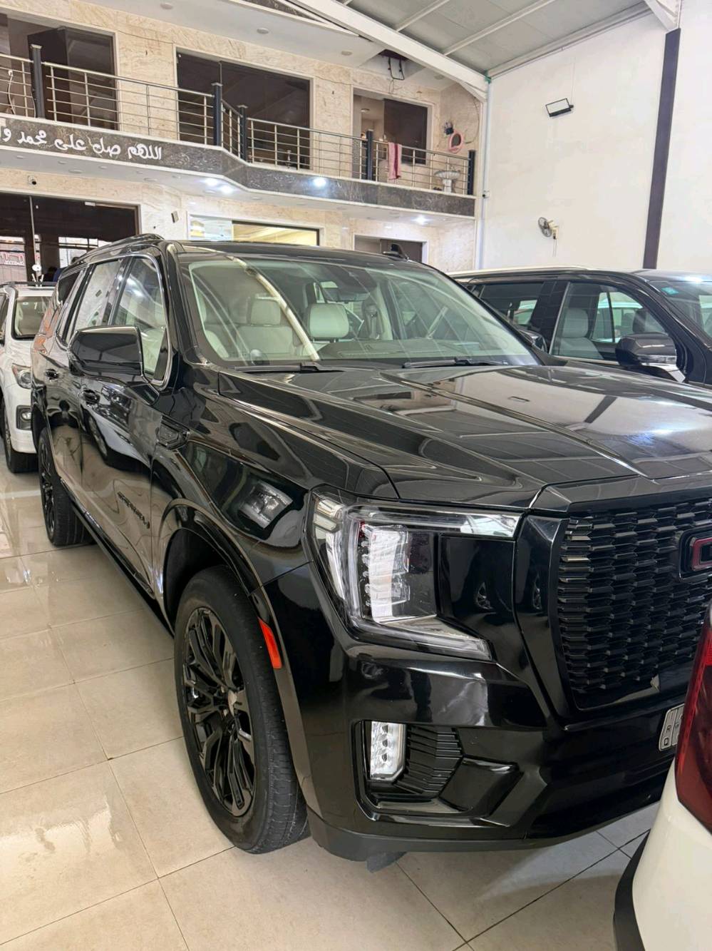 هل تبحث عن السيارة المثالية التي تجمع بين الهيبة على الطريق والراحة المطلقة لعائلتك؟ نوفر لكم الآن تشكيلة مختارة من أحدث إصدارات GMC و Chevrolet Tahoe بـ "أصفار" الوكالة وأعلى المواصفات.
​✨ الموديلات المتوفرة:
​جمسي يوكن (GMC Yukon): فئات (SLE, SLT, AT4, والقمة DENALI).
​شفروليه تاهو (Tahoe): فئات (LS, LT, Z71, والمميزة RST).
​💎 مميزات السيارات:
​الأداء: محركات V8 جبارة مع تقنيات توفير الوقود الحديثة.
​التكنولوجيا: شاشات عرض عملاقة، نظام صوتي Bose، ودعم كامل لـ Apple CarPlay و Android Auto.
​الأمان: أنظمة الرادار، الكبح التلقائي، الرؤية المحيطية 360 درجة، وتنبيه النقاط العمياء.
​الراحة: مقاعد جلدية فاخرة مع خاصية التبريد والتدفئة، ومساحات داخلية واسعة جداً.