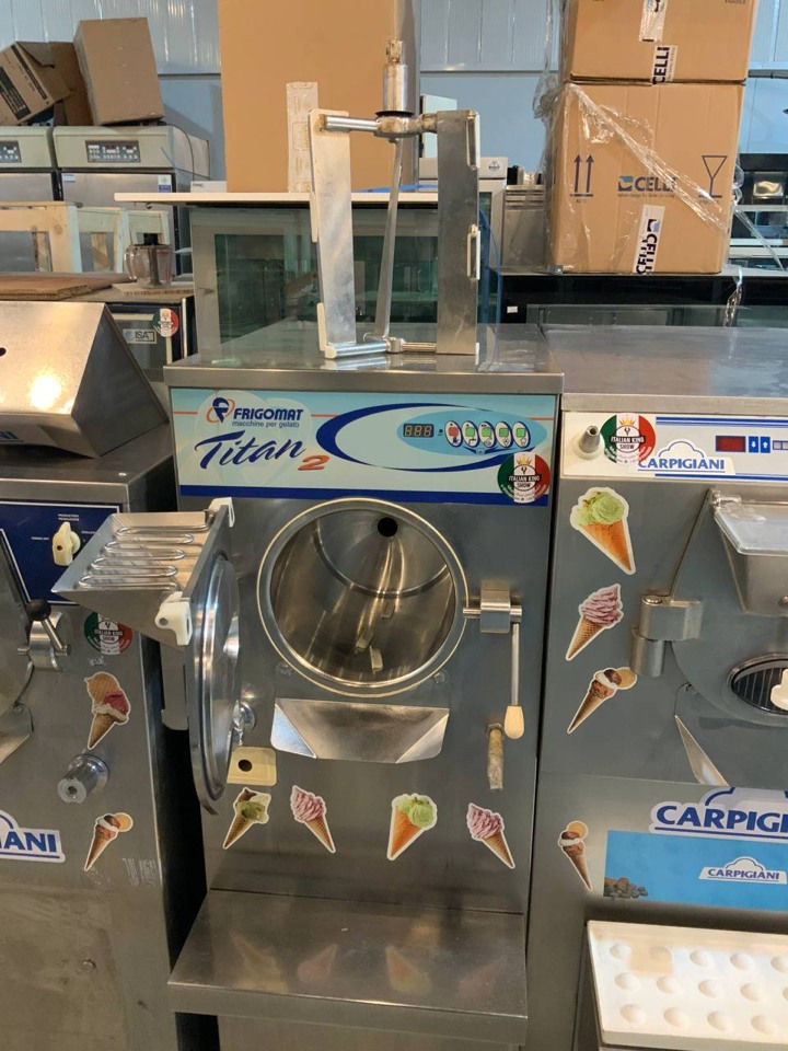 مساء الورد والياسمين و الخير 🇮🇶
افضل  انتاجيه دس Ds الايسكريم من شركات  ايطالية 
🇮🇹  
Carpigiani - Marc - Promag - Bravo - Frigomat 🍦❄️🍨🇮🇹
مديل ليمس و سويج 
١٢ - ٨ - ٦ - ٤ كيلو   
مواصفات عاليه انتاج سريع 
مستخدمه بايطاليه فقط 🇮🇹
دائمآ احدث الموديلات ايطالية 🇮🇹
📍العنوان : مقابل تيرمينال سليمانية 
التفاصيل
*********** 
WhatsApp: 00393899265052
