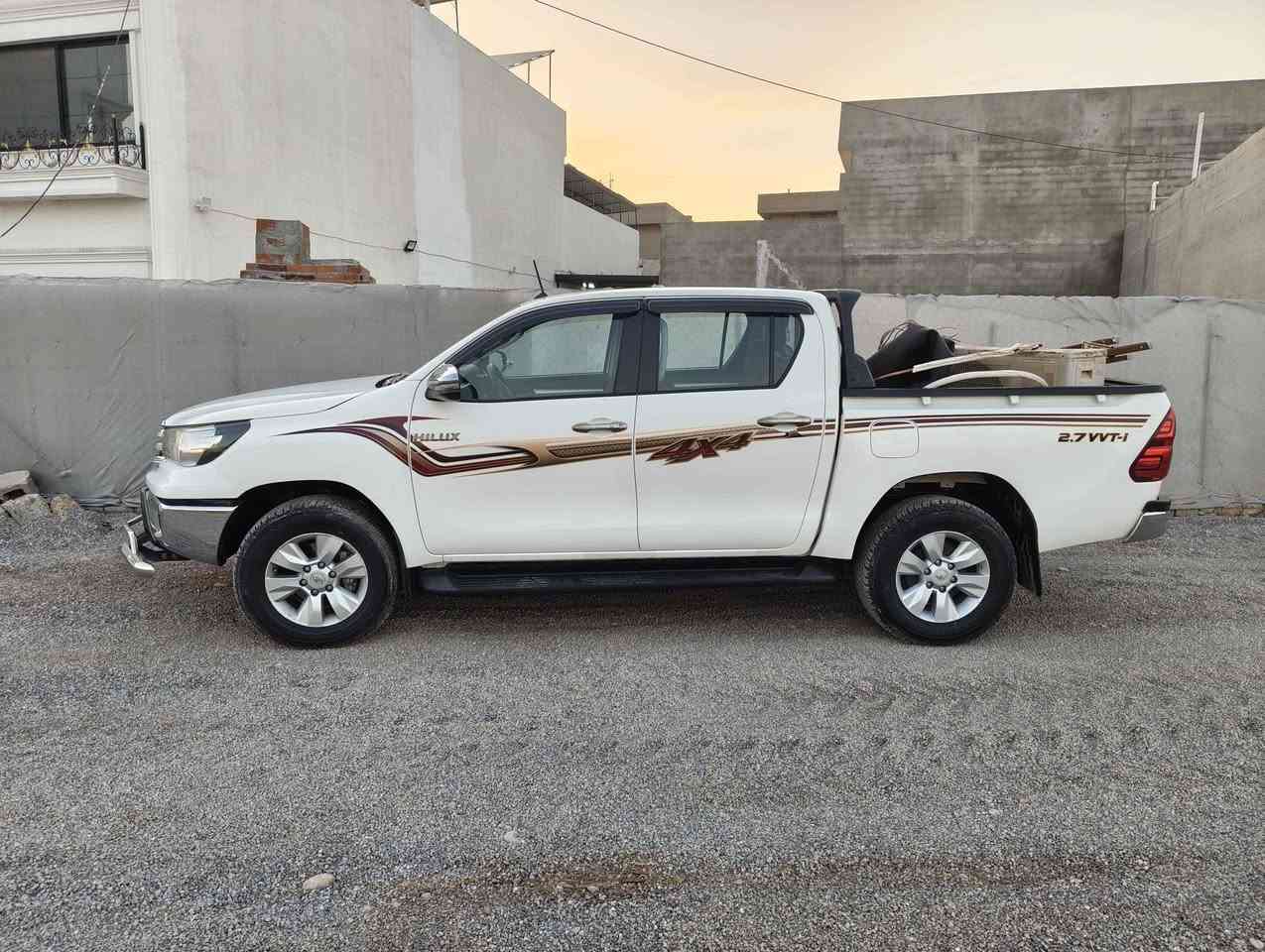 Toyota Hilux 2020

دەبل ئەکسل 4 پستن سەیارەکی جوانە لەسەر
 دەقی شەریکەیە   سەید نهرۆ  km168 رۆیشتیە گێر مەکینە هەمووگیانی بەشەرتە
  سبوخی نیە لێدانی نیە رەقەم سەنەوی نوێیە 
سێ جێی قەلەم کاریە باقی هیچی نیە

277$ وەرەقە 

***********
*********** أربيل, العراق
