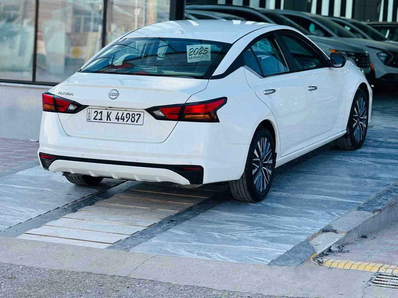 سلام عليكم 
للبيع نيسان التيما SV
موديل 2025 
موصفات  SV 
تحكم استيرن 
تشغيل بصمة 
تشغيل عند بعد 
شاشه جبير 
كامره خلفي 
رادار امامي 
رادار جانبي 
رادار خلفي 
اناره داخلي 
ويل كب 5 كروم 
تثبيت سرعه 
لد نهاري امامي 
كوشن كهرباء
سياره بدون نقص
حادثه بونيد + جاملغ وباب خلفي بدون دواخل 
مكاني ديالى خانقين 
***********
