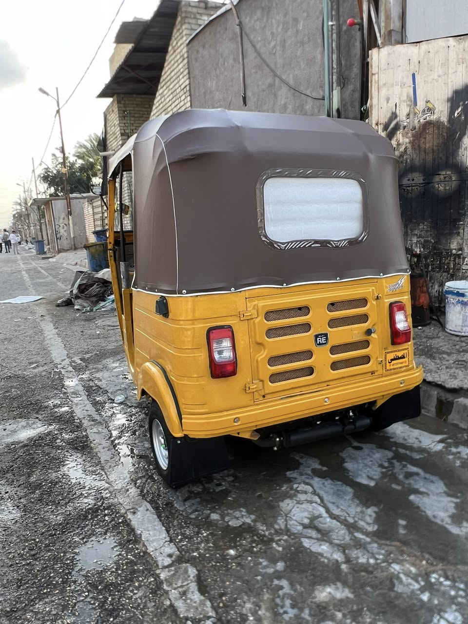 السلام عليكم تكتك موديل 2019شهر 12مكينته خير من الله لا تنقيص ولا تبخير معمره دوس والغد شوي بيه صبغ العنوان بغداد الكماليه شارع الأصفر للاستفسار تصل (***********)
