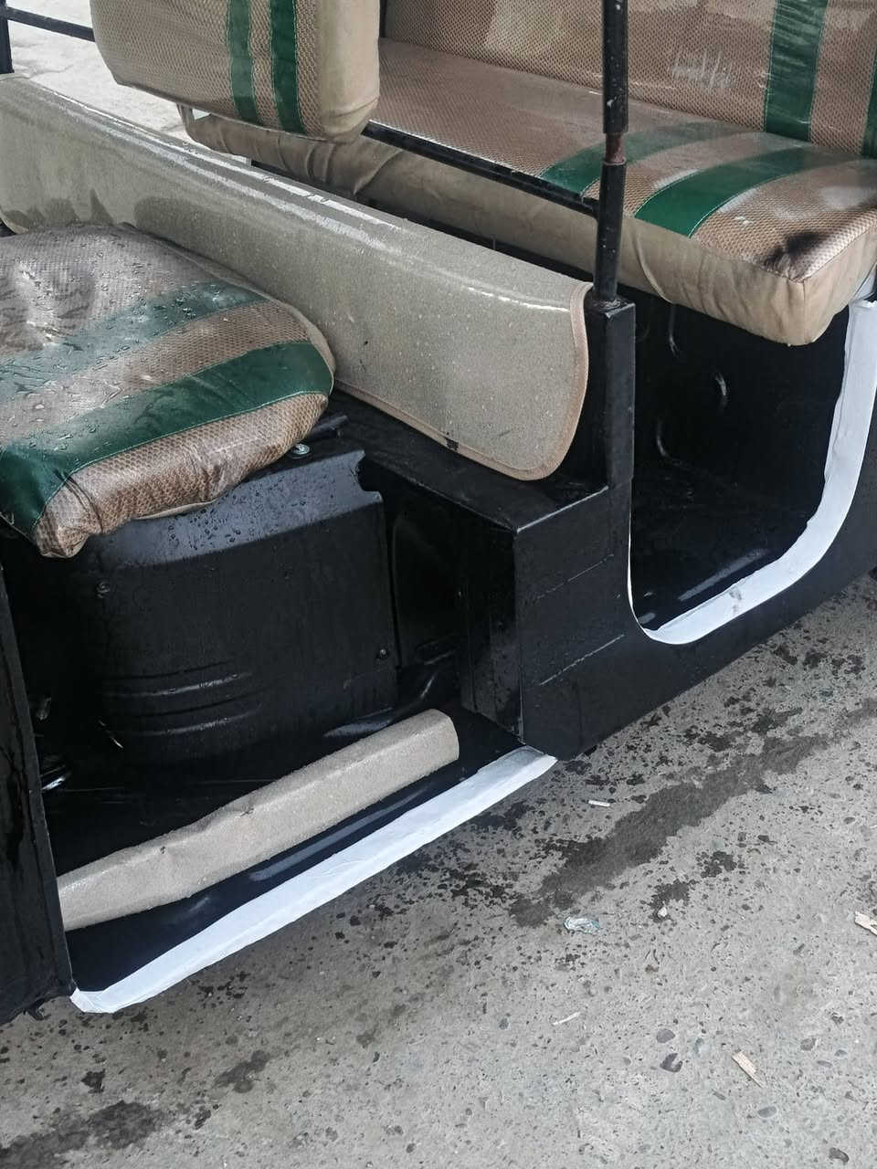 سلام عليكم تكتك 18 رقم وسنويه تحويل ثاني يوم معمره حلوه 5500 بيه مجال
***********
