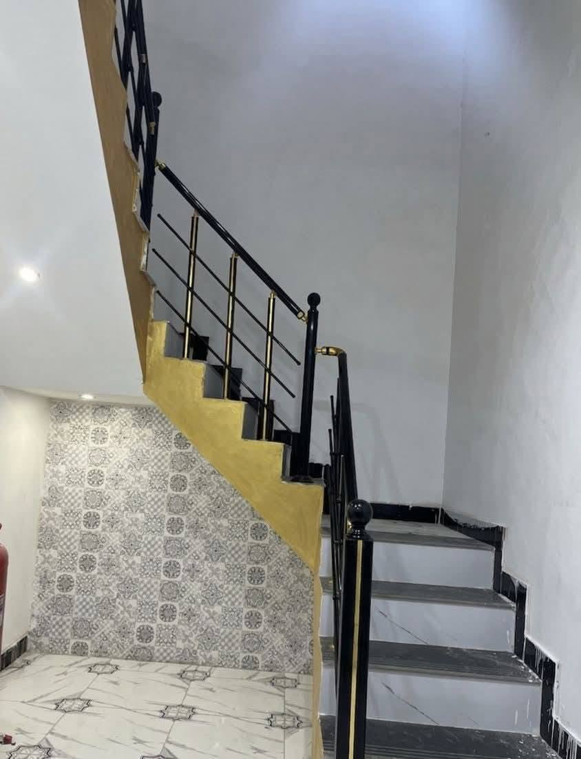 بيت بناء حديث 100 متر طابو زراعي  وكالة من ابو الكاع سطح كونكريت 
الموقع / البهادرية على طريق الفوك 
 غرفتين ومطبخ وصالة وحمام داخلي وتواليت خارجي وديوانية
الكاونتر والگيزر  والماطور كذلك من ضمن البيت كلشي بالبيت جديد
 لمعرفة باقي التفاصيل ***********
السعر 82 وقابل للتفاوض البصرة, العراق
