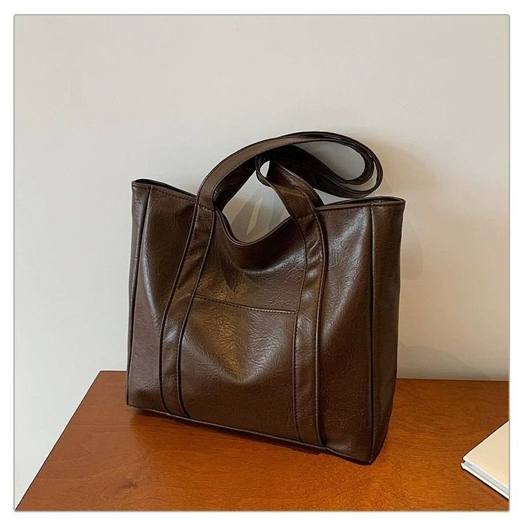 توت باك كيوت جلد ناعم وطري
✨
جودة عالية وموديل عصري نازك ❤️
مناسب لـ: الموظفات، الاستخدام اليومي، الطالبات، الماميات
القياس 30x31
الدرزن يحتوي على 12 قطعة
اقل طلب نص درزن مخازن بغداد

https://t.me/ft568


**إذا كنت صاحب هذا الإعلان وتريد حذفه لأي سبب، رجاءا أرسل رسالة إلى الدعم الفني**