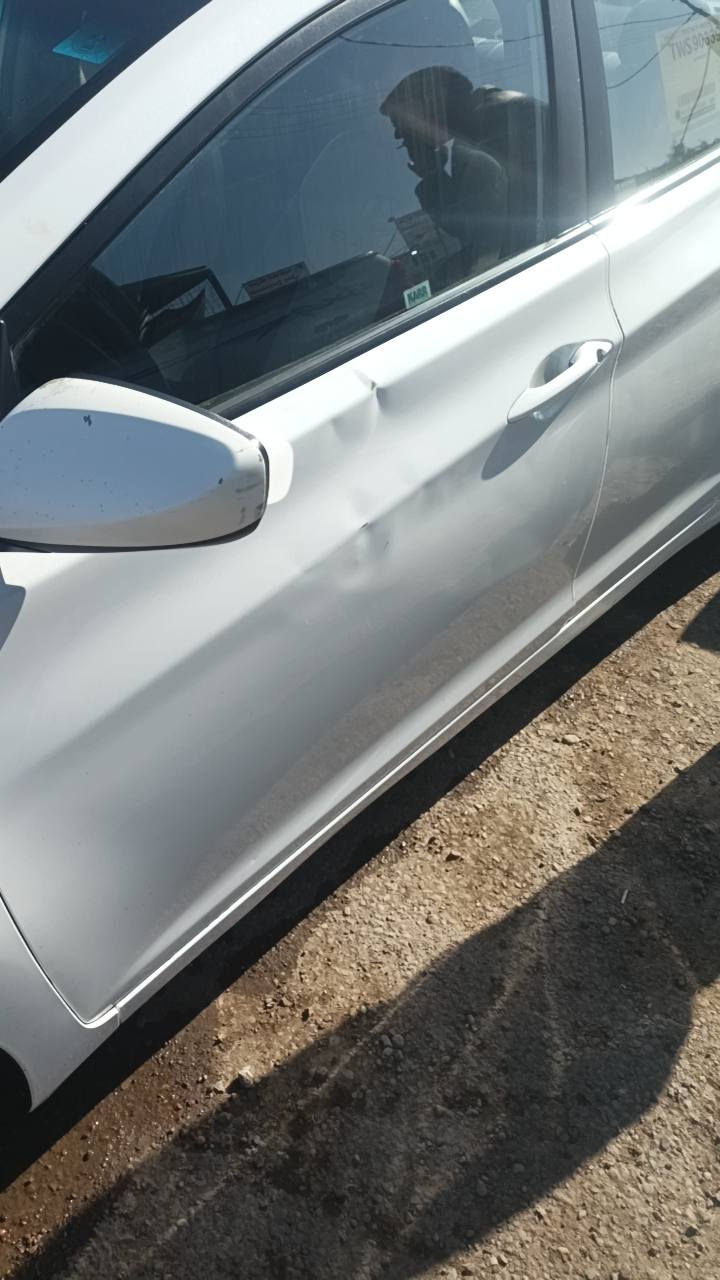 لنتره وارد امريكا موديل 2016لسياره بسمي تحويل جديد هزه جديده بيه قطعتين تبديل مكان بغداد تاجي سبع البور الرقم بغداد لسعر 110وبيه مجال ***********
