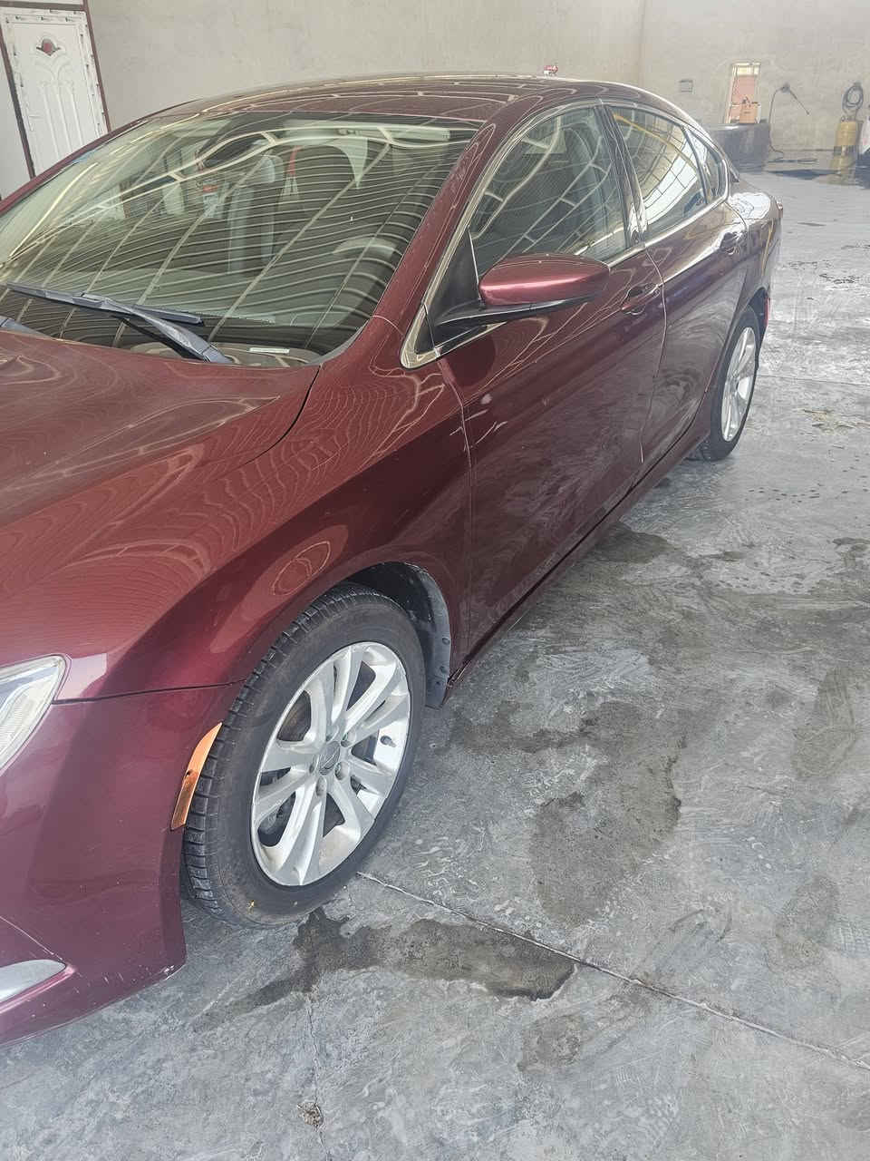 كرايسلر C200 موديل2015 للبيع
المحرك: 4 سلندر، سعة 2400 
 ناقل الحركة (الكير): أوتوماتيك 9 نمر
🌟 المواصفات والكماليات:
 شاشة وسطية واضحة مع نظام بلوتوث
 تحكم ستيرن كامل وجهين
 مثبت سرعة (Cruise Control)
 تبريد ثلج ما شاء الله 
ضررها خلفي ((قبق بنزين))
السعر 90$ وبي مجال 
مكانها بابل / الاسكندرية
📲***********

