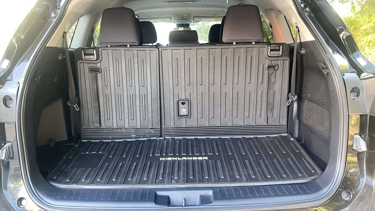 سلام عليكم هايلاندر ٢٠٢٤ هايبرد وارد امريكي فئة Le محرك 2400  ٤ سلندر مواصفاتها معروفه حادثها موضح بالصور ايرباك دركة ودشبول راجعة سستم السياره بيها صبغ دعامية امامية وربع جاملغ  الامامي  ماشية ٧ الاف ميل فقط السيارة بدون رقم وتترقم وين ماتحب رقم مجاني السعر ٢٨٧$  للاستفسار ***********
