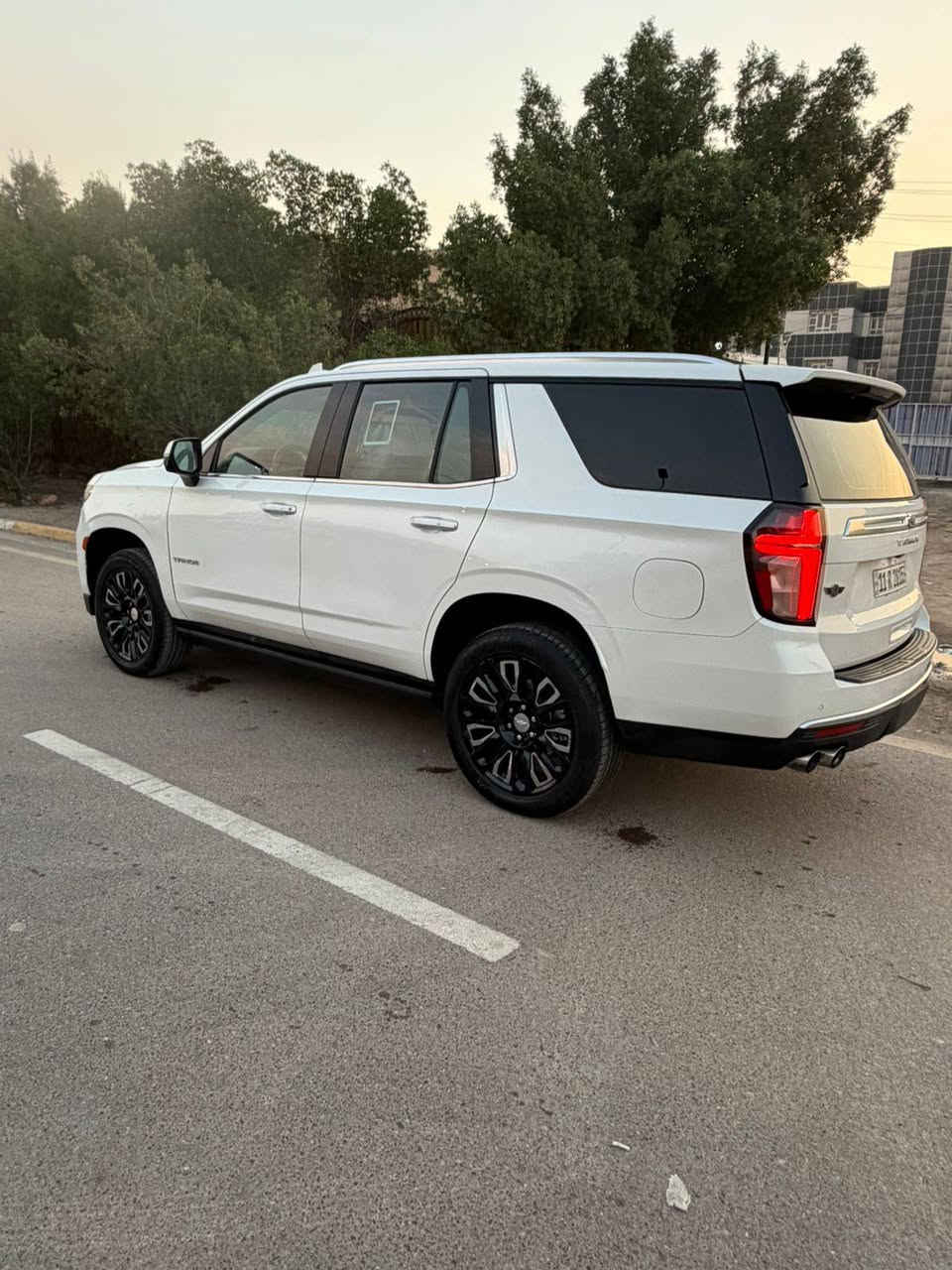 سلام عليكم 
تاهو 2021 هاي كانتري أعلى مواصفات بلتاهو 
ماشية 77 الف 
فول مواصفات 
السيارة بيها قطع صبغ ابيع عام 
السعر 340 ورقة
العنوان بغداد 
رقم الهاتف 
***********
