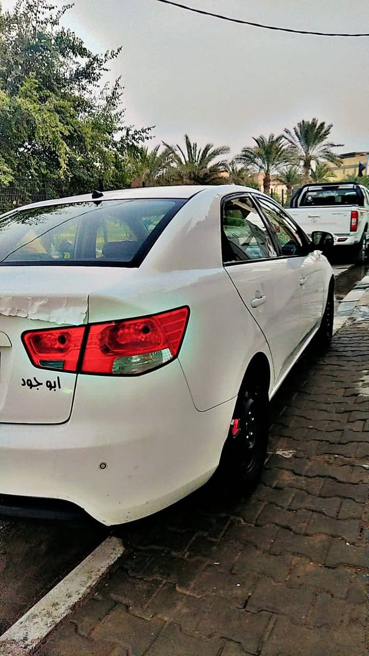 السلام عليكم.   للبيع كيا. سيراتو.   م 2010
أربيل.   تحويل.  مباشر.     شرط تحويل

محرك.  1600.    خليجي.    فول مواصفات 
صبغ.  جاملغ فقط      والباقي كفاله عامه 

كير.      محرك.   صدر.    تبريد 
جاهزه من كلشي.    شرط الفحص. 

منضومه زنون.وبعد هواي شغلات ماذاكرهن 
سياره. احله من الصور. شرط. 

مكاني.   النجف   
السعر. 105.   $$. وبي مجال.  للطيبين
***********  رقم هاتف.
