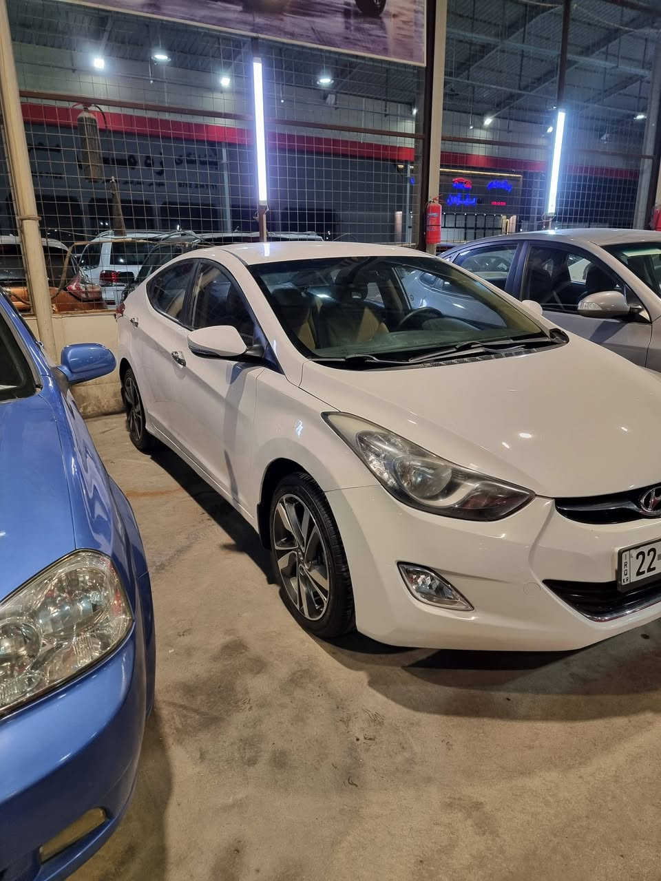 النترا ٢٠١٣ للبيع
محرك 1.6 دوش المرغوب
بيها صبغ نصف جاملغ خلف السايق 
وتعديل بالسقف مال تموج 
رقم وسنوية وفحص وهزه جديد 
وكالة وتحويل بشرط 
السعر : 95 $ ورقة 
للاستفسار اتصل على الارقام
***********
***********

