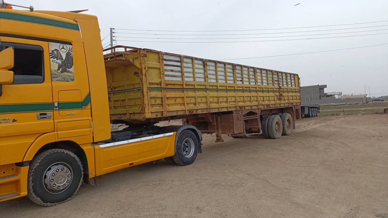 عربانه لبيع حداديه شاصي 16 مجموعتها 14 جديده دناكير برينه سربس شريد 3 موجود جيب وشد الثالث تايرتها تعبانه مال وكفه جناب جدد ثلاجه مطبخ صناديك كاعيه جديده مقلفه العربانه السعر 60 وبيها مجال لشراي مكانه الرمادي الخمسه مكلف بنشر مارد خاص استفسار عل رقم  ‏‪***********‬‏
