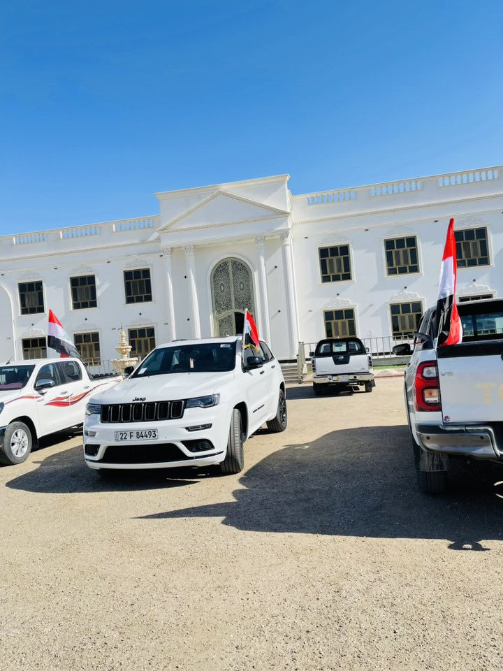 سلام عليكم 
جيب كراند شيروكي فئة ال  S اس ( خـليـجـي ) ام رادار 
‏‎موديل 2022  فول مواصفات وكالة هارلم ام ضمان 
المحرك : V6.  3.6L ‎  
ملاحظه السياره مغلفه بي بي اف بل كامل PPF
وتحتوي ع تضليل كتاب رقم اربيل الجديد بسمي تحويل ثاني يوم  ؟
سياره مكفوله من الصبغ و التبديل و البارد 
‏‎ ماشيه 21 الف ميل  حقيقي شرط فحص 
سياره جديده جدا ارضيات الشركه بل جيس 
سياره جديده استخدم شخصي و قليل 
‏‎ السيارة وكالة  داخل احمر بلادي المرغوب 📍❤️
لون ابيض سياره جديده بمعنى الكلمه 
‏‎* المواصفات :
‏‎*رادار امامي وجانبي 
‏‎* نقطة عمياء .
‏‎*داخل جلد 
‏‎* دفع رباعي 4x4 . 
‏‎* فرش المقاعد من الجلد . 
‏‎*صفي المقاعد الأمامية كهربائية .
‏‎* ذاكرة لحفظ وضعيات الجلوس . 
‏‎* صفي المقاعد الأمامية مع تدفئة . 
‏‎* صف المقاعد الخلفية مع تدفئة . 
‏‎* ويل قياس 20 انج .
‏‎* مقود السائق كهربائي . 
‏‎* تدفئة ستيرن . 
‏‎* سقف بانوراما .
‏‎* شاشه كبيرة 8.4 انج .
‏‎* نظام الملاحة (GPS) . 
‏‎* نظام خاص للطرق الوعرة . 
‏‎* مصابيح امامية زنون . 
‏‎* المصابيح الأمامية مع LED لايت . 
‏‎* كشافات ضباب بروجكتر زنون . 
‏‎* تشغيل عن بعد .
‏‎* صندوق كهربائي .
‏‎*  حساسات أمامية . 
‏‎*  حساسات خلفية .
‏‎* كاميرا خلفية .
‏‎* بخاخ ماء لتنظيف المصابيح الامامية .
‏‎* مرايا بخاصية التعتيم الذاتي . 
‏‎* مرايا جانبية قابلة للطي . 
‏‎* بلوتوث تلفون . 
‏‎* محدد سرعة . 
‏‎* نظام تشغيل واطفاء اوتماتيكي للمحرك للتوفير من صرف الوقود . ( Auto Start System ) .
‏‎* نظام بريك اوتماتيكي ( Auto Break System ) .
💲 

‏‎للاستفسار اكثر  ***********
مكاني رمادي
بيع فقط
