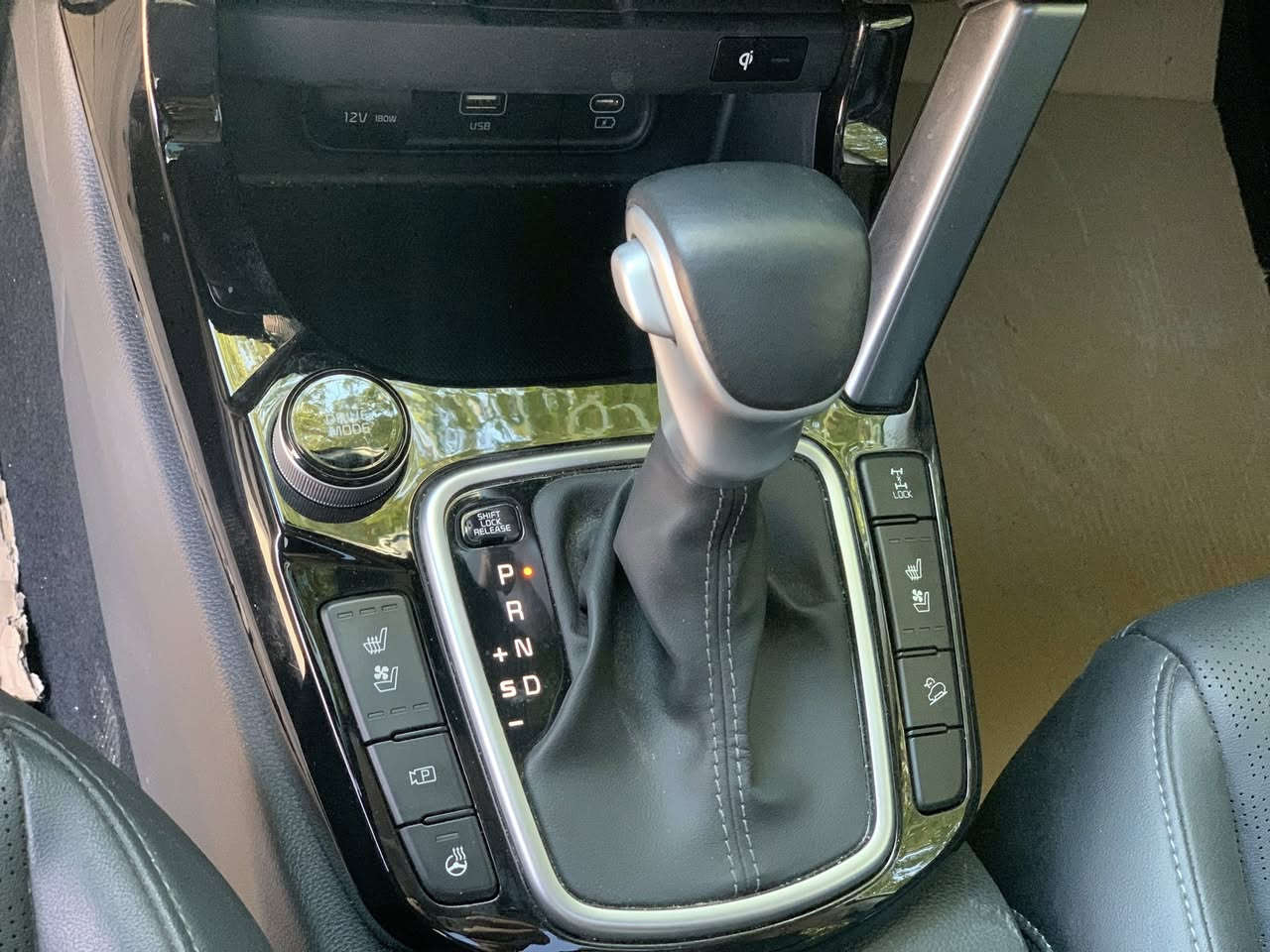 السلام عليكم
كيا سليتوز ٢٠٢٤ 
فووووووول الفووووول 
تبديل بنيد نفس اللون مال حاويه بدون صبغ ايرباك ستيرن فقط والبنيد الأصلي موجود 
ماشيه ١٠  الف ميل 
بصمه 
تشغيل عن بعد 
لد نهاري 
كامره دواره 
كشنات جلد 
خزن ميموري 
كشن السائق ترحيب عند الدخول 
شاشه دجتل متصل 
تبريد قطعتين 
جنطه كهرباء 
محرك 2000 دوش 
يدات نيكل 
اشاير ب المري 
مودات قياده 
فتحة سقف 
مانع تزحلق
فول تحكم ستيرن 
الكشنات الاماميه كهرباء 
او باقي المواصفات مبيه ب الصور 
مكان بابل قرب سيطرة الاثار 
١٧٠ او بيه مجال 

‭٠٧٧٢ ٣١٢ ٩٢٢٤‬
