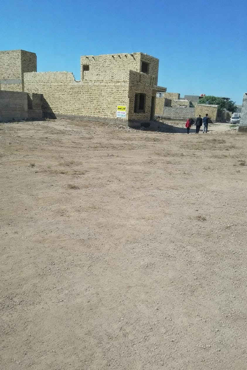 يالله اللهم صلي علي محمد وال محمد 🎗️
⸻

🚨 فرصة استثمارية مميزة – هيكل كامل للبيع بسعر مغري جداً 🚨

🏡 الموقع المميز: الجمعيه / قرية علي طه
📐 المساحة الكلية: 240 متر مربع

✨ العقار مكون من طابقين وتصميمه عملي ومناسب للسكن العائلي أو للاستثمار:

                                       طابو سند 25 🛡️
🔹 الطابق الأول:
▪️ صالة واسعة
▪️ غرفة4x5 
▪️ مطبخ 4×4
▪️ استقبال 4x6

🔹 الطابق الثاني:
▪️ غرفة 4×4

🧱 البناء طابوق متين
🏗️ السقف عگادة 
🚿 صحيات داخلية فقط
🚧 بدون سياج – تگدر تصممه حسب ذوقك

💰 السعر المطلوب: 65 مليون فقط
🔥 السعر بي مجال حقيقي لليشتري 

📞 لا تضيع الفرصة… العقار مناسب للي يريد يكمل تشطيب على ذوقه وبسعر أقل من الجاهز

مكتب.الاماره . للعقار 🏠 مقابيل مديريه الناحيه 

        للاستفسار والزيارة يرجى الاتصال فوراً. 📞 ***********. ***********
