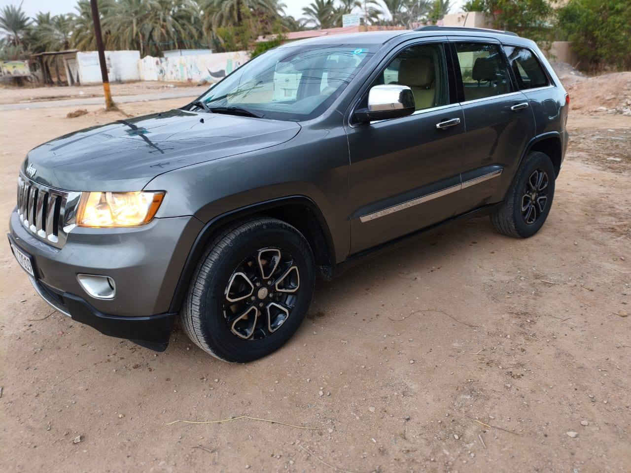 السلام عليكم جيب للبيع موديل 2012 سته سلندر مكينه صار يومين من شاده بصمه السعر ب 135 وبيه مجال بسيط 
سياره جديده الاتصال على الرقم ‏‪***********‬‏ مكان 
حله
