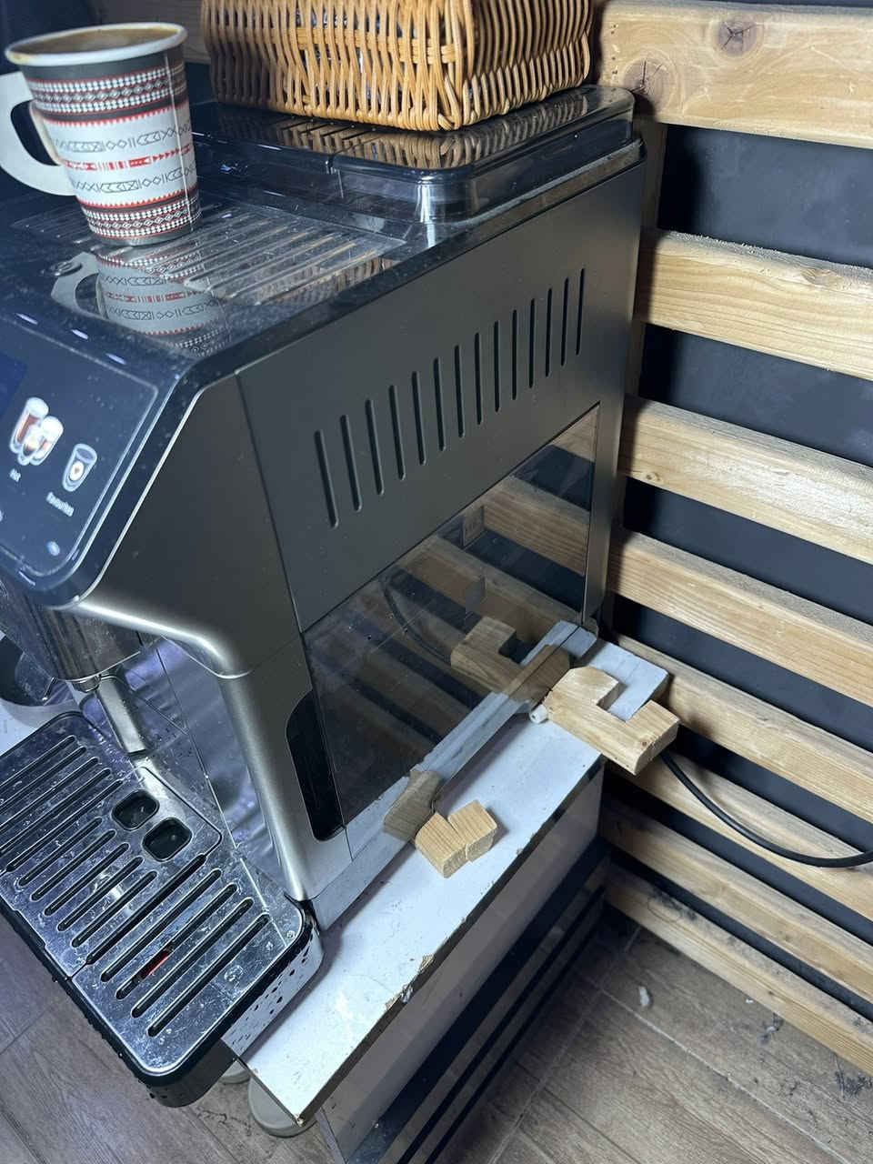 delonghi  فقط واحد متوفر بسعر ٨٥٠ الف بيها مجال  الحجز مباشر خاص ***********
