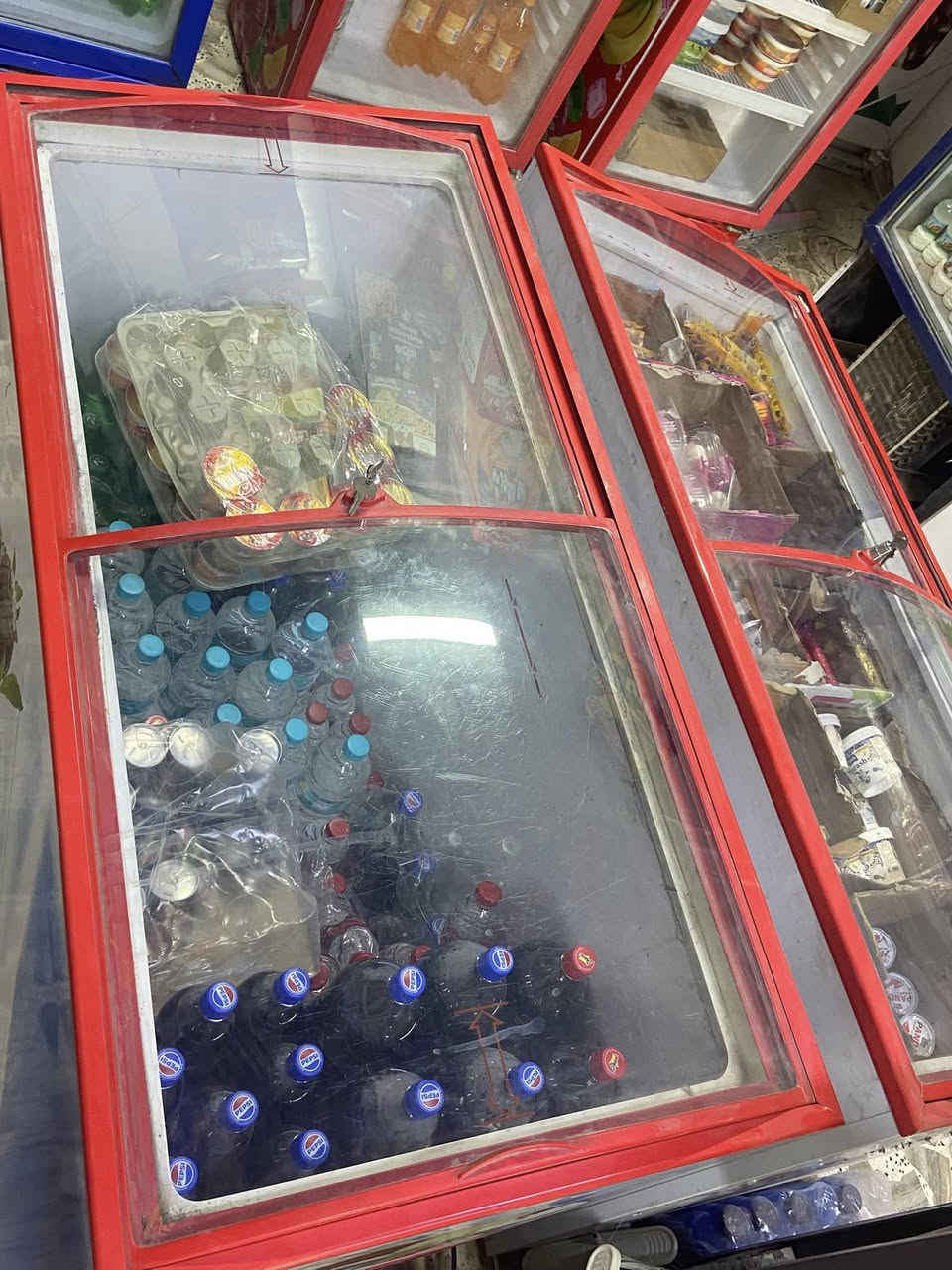 السلام عليكم ورحمة الله وبركاته
مجمده  للبيع  شغاله بس بروده مكان ثلاجه نجف حي ميسان نهايه شارع مركز وسعر 250  وللاستفسار هاذه رقمي ***********
