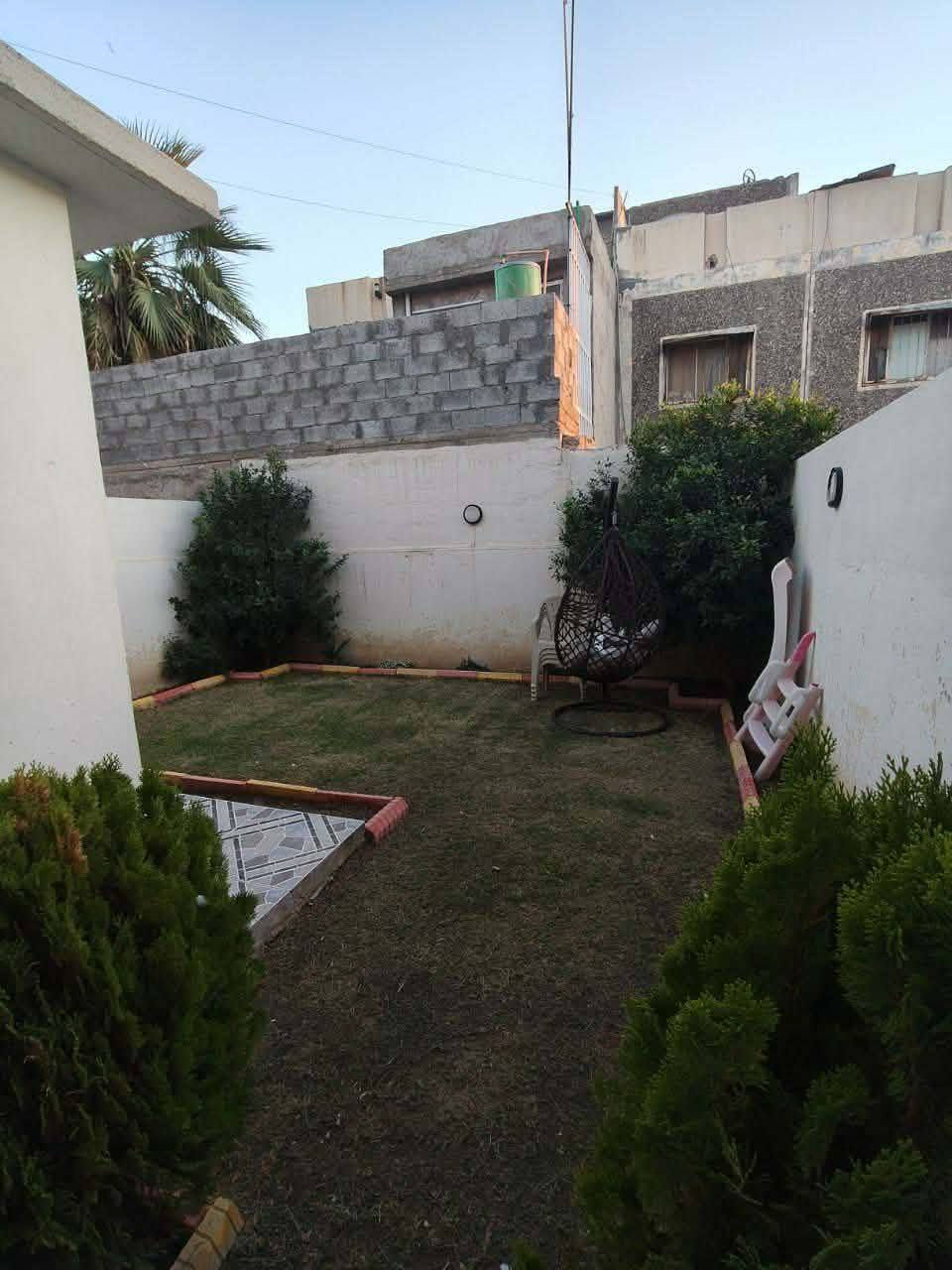 بيت للبيع🏠. مستعجل بسعر جدا مناسب منطقه شقق الخضراء
شقه منفرده
السعر 💰💰💰82.000.000مليون 💰💰💰وبي مجال 
البيت🎉 كلش🎉 كلش نضيف متعوب عليه
راح يطلعلو سند 2025
مساحته 130 متر سند ملك البيت كلش نضيف عدد غرفه عدد 2
ستقبال 
مطبخ
وصحيات 
وصحيات خارجيه
حديقه خارجيه 🌴
بيتونه مسقفه جديد
اقرب نقطه داله خلف مدرسه مكه ☎️ 
غير متواجده على الفيس بوك ❌
للتواصل على الارقام 👇
☎️***********
☎️***********
