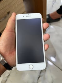 آيفون ٨ بلس • ٦٤ • بطارية ٦٠
