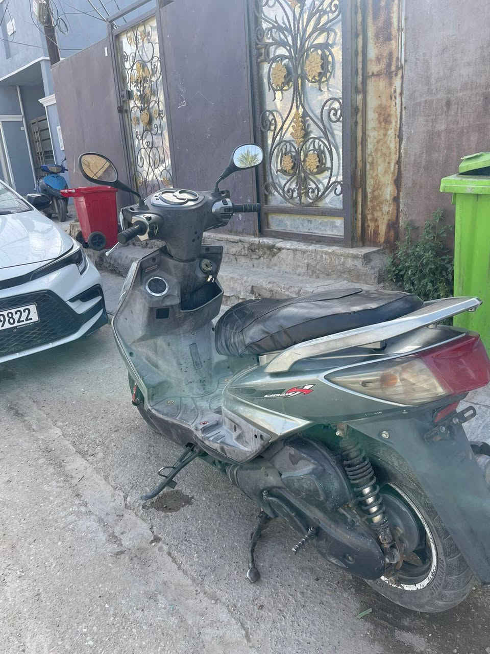 سلام عليكم دراجه سكنس فحل دراجه اخير من الله  مكينه مكفوله بيه نواقص بسيطه مكان دراجه بغداد لامين ثانيه شراي يتصل و يدلل *********** سعر 650 و بيه مجال
