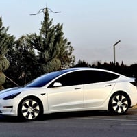 تيسلا موديل ٣ • ٢٠٢٣ • ٥٧٠٠٠ كم