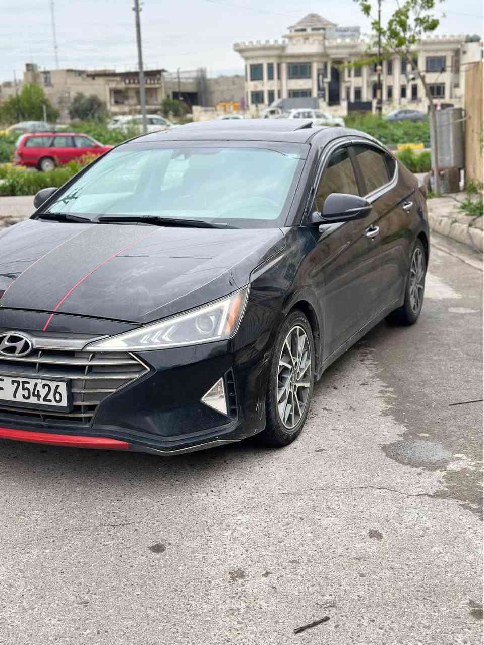 ♦️السلام عليكم 
النترا  ELANTRA 2020 1/1 فول كندي 
مواصفات فول للأخير
سلايت روف 
ماشيه ٧٦.٩٠٠ الف فقط 
بصمة  + بصمة أبواب بصمة صندوق + ترحيب
رادارات جانبيه وخلفي وامامي (تحديد المسار)
نقطة عمياء +اشاير بالمرآه الجانبيه
قيادة ذاتية + قيادة ثلاث وضعيات 
لدات لايت أمامي لايت زينون 
فول تحكم جهتين استيرن 
دشبول ملون شاشة اعطال ملونه
كشنات جلد + تدفئه كشنات امامي وستيرن تدفئة
صندوق ذكي
تحديد مسار 
اشاير مري مانع انزلاق نظام تركشن
فتح الصندوق الذكي عند الاقتراب
ترحيب عند الاقتراب أضواء
ويكلب 17 بلادي مال لمتدد
شاشة كبيرة  8 انج + GPS+ بوصله + كامره خلفية دواره
تبريد شاشة دبل فريز  منفصل ثلج
محرك 2000. دوووش المرغوب
السياره بأسمي
مكانها الموصل 
وباقي المواصفات معروفه
الضرر بدون صبغ بدون تبديل فقط رصعه بلجاملغ و رصعه بلباب تعديل بارد لا صبغ ولا تبديل 
السعر 150 و بيها مجال 
للاستفسار واتساب *********** موصل, نينوى
