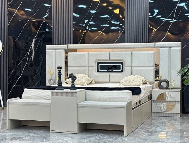 غرفة نوم تركي مستخدم  9 قطع 
ميز تواليت + انارة 

كرسي ميز تواليت 

كنتور  + انارة 

سرير + ساعة رقمية وانارة 

جزامة 

طاولة سرير جانبية عدد 2

مرآة 

فقط الميز تواليت بي حرق بسيط ع الجهة اليمنى من خزاتنه السفلية اما باقي الغرفة نظافة فول شخط مابيها 

اشتريتها بمليون و550 

رايدها بمليون و50

الي حاب يتواصل وياي على هذا الرقم 

***********
العنوان بغداد شارع حيفا
