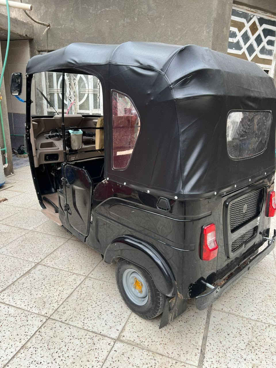 تكتك البيع مديل ٢٢ اوراق سحب السعر ٤و ٢٠٠ ***********
