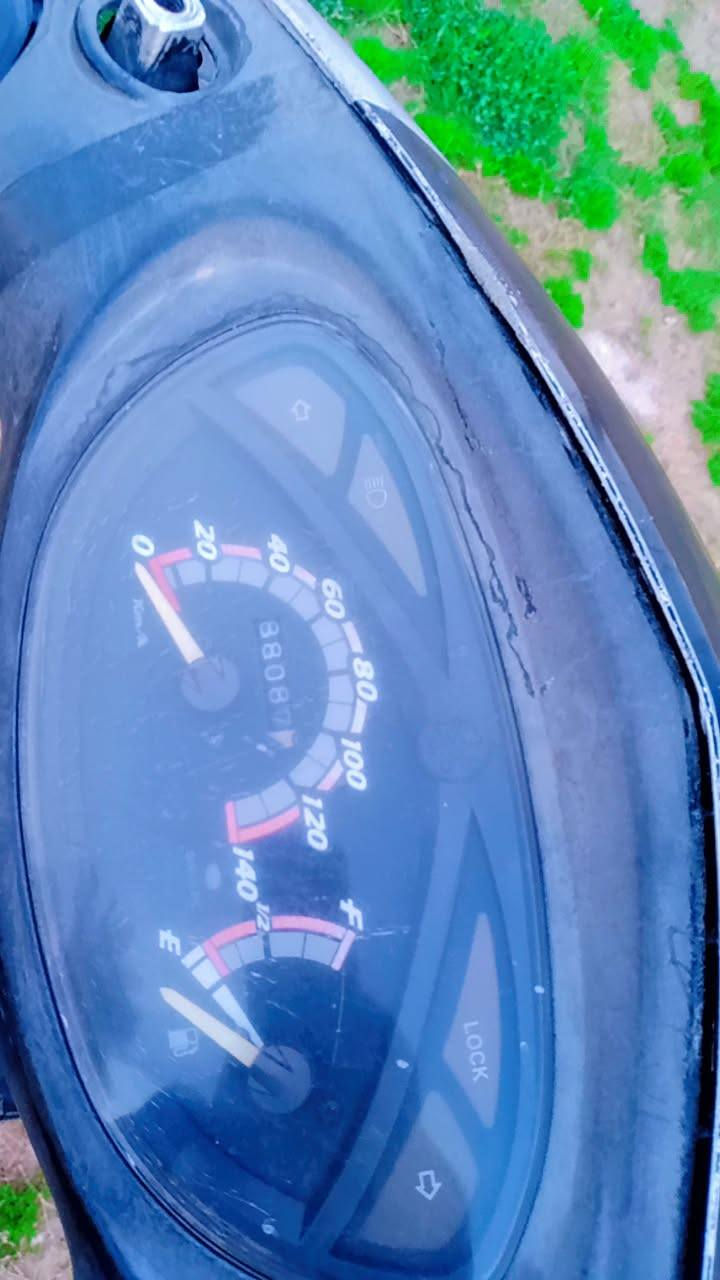 للبيع ماكس ١٤٠ دراجه توم حديد طافيه
تاير جديد كفراتها بلادي مختم بريكات شغاله
مكاني الرضوانيه الخط السريع الدولي سعر150وبيها مجال للشراي*********** بي واتساب
