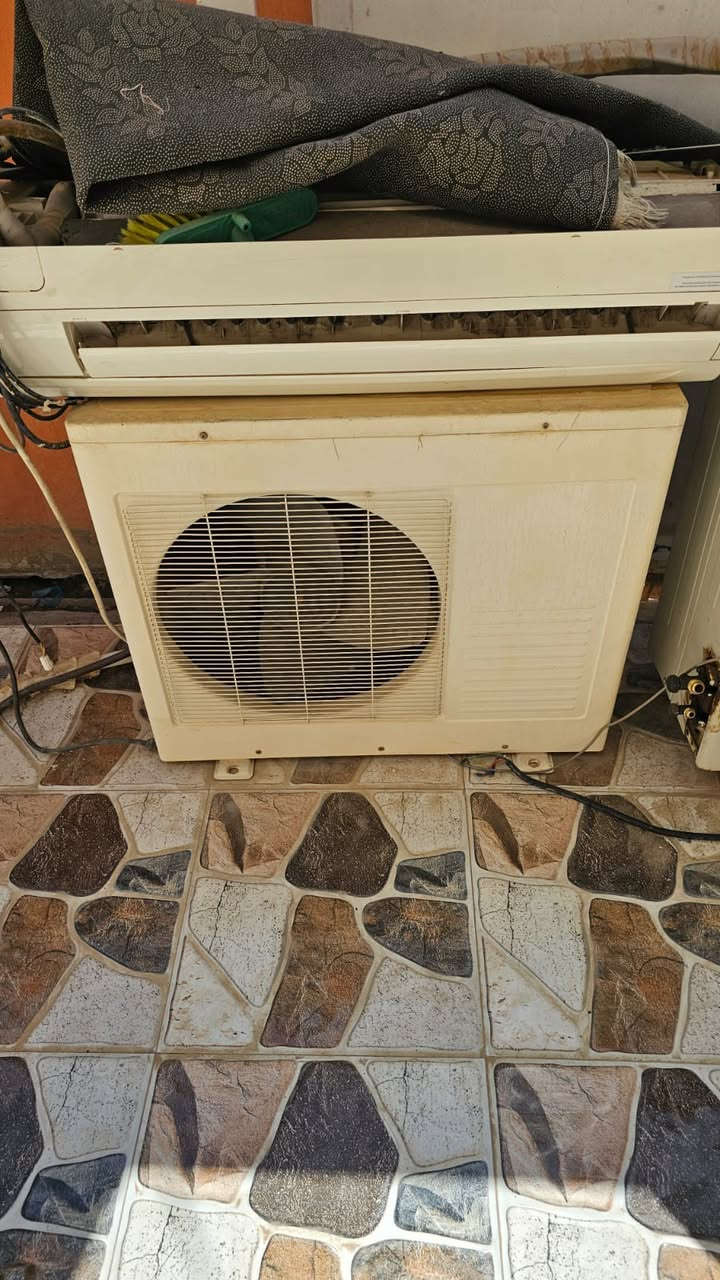 السلام عليكم 
سبالت للبيع نضاف ماداخلات تصليح وغاز بلادي
الكنتوري طنين  ونص شغال ب٤٢٥
سبلت توسوت طنين ب٢٧٥
سبلت ارجلك طن ونص ب١٨٠


**إذا كنت صاحب هذا الإعلان وتريد حذفه لأي سبب، رجاءا أرسل رسالة إلى الدعم الفني**