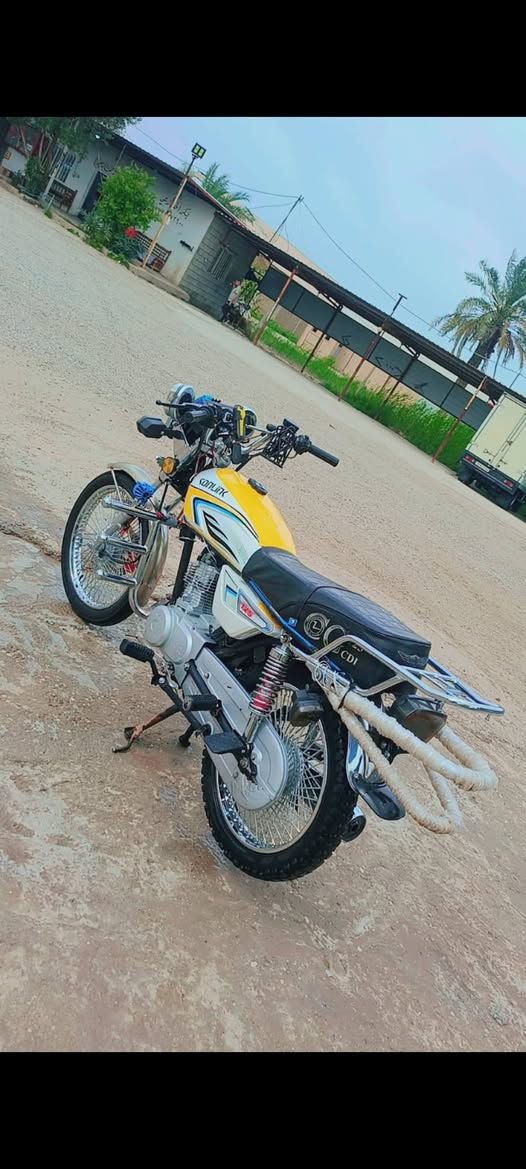 السلام عليكم شباب دراجه للبيع 550 موديل 24 سعر 550 وهذا الرقم ***********
