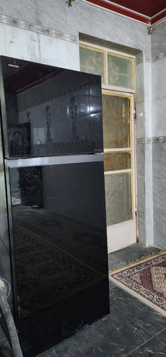 سبلت وثلاجة للبيع استعمال نظيف جدا للاستفسار الاتصال على هذا الرقم
***********
