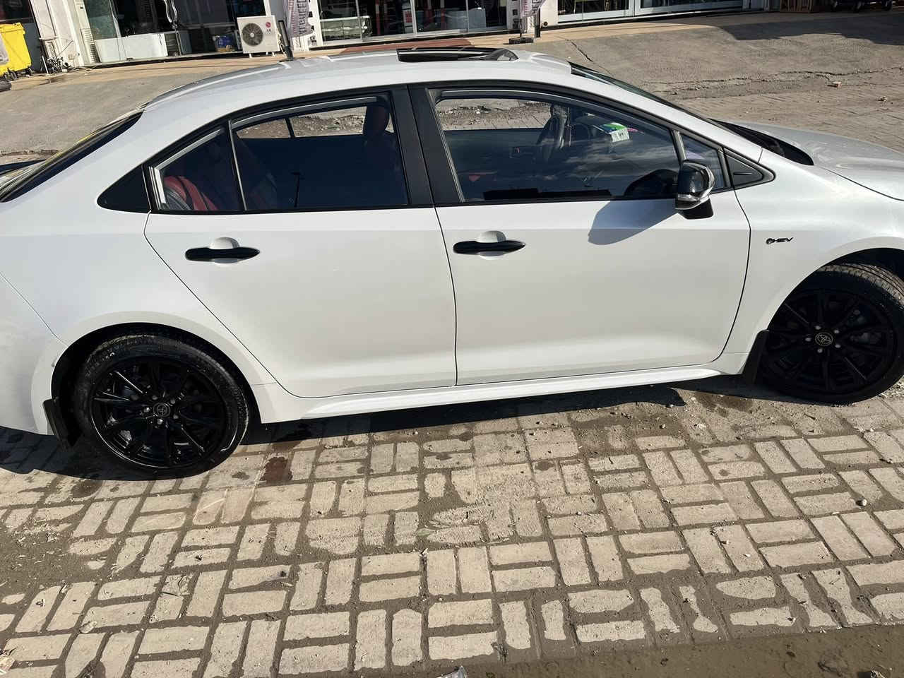 السلام عليكم
كورلا  s  بلاك ادشن الرياضي 
2025 
كفالة عامة 👍
على وضع الشركة ماشية 25 الف 
مكاني بغداد ساحة القاء مقابيل مستشفى الطفل 
***********🚌 واتساب فقط

المواصفات 
مكينه 1800 هايبرد شحن ذاتي 
داخل احمر 
سلايت 
سبايدر خلفي 
كراسي كهرباء 
رادار + تحديد مسار طريق + قيادة ذاتيه 
قرائة علامات الطريق المرورية
بصمة تشغيل + دخول ذكي  يدة الباب
يدات سود +مري اسود 
هاندر بريك بصمة + اوتو هولد 
  بطاين بوب حياكه  مطرز 
كيجات ديجتل 
شاشه مسجل +تبريد بيانو + كامره خلفيه دوارة + كار بلي 
تبريد قطعتين 
لايت زينون عالي ناصي + بروجكتر لد زينون + لد صباحي زينون+ بكلايت لد 
 حساس اطار + حساس مطر + حساس لايت داينمك عالي ناصي اوتو 
يفو مود + مود درايف + مانع انزلاق 
 تحكم  الستيرن كامل مع كروس سرعه
 ايرباك عدد 10
ويل كب  حجم 17
