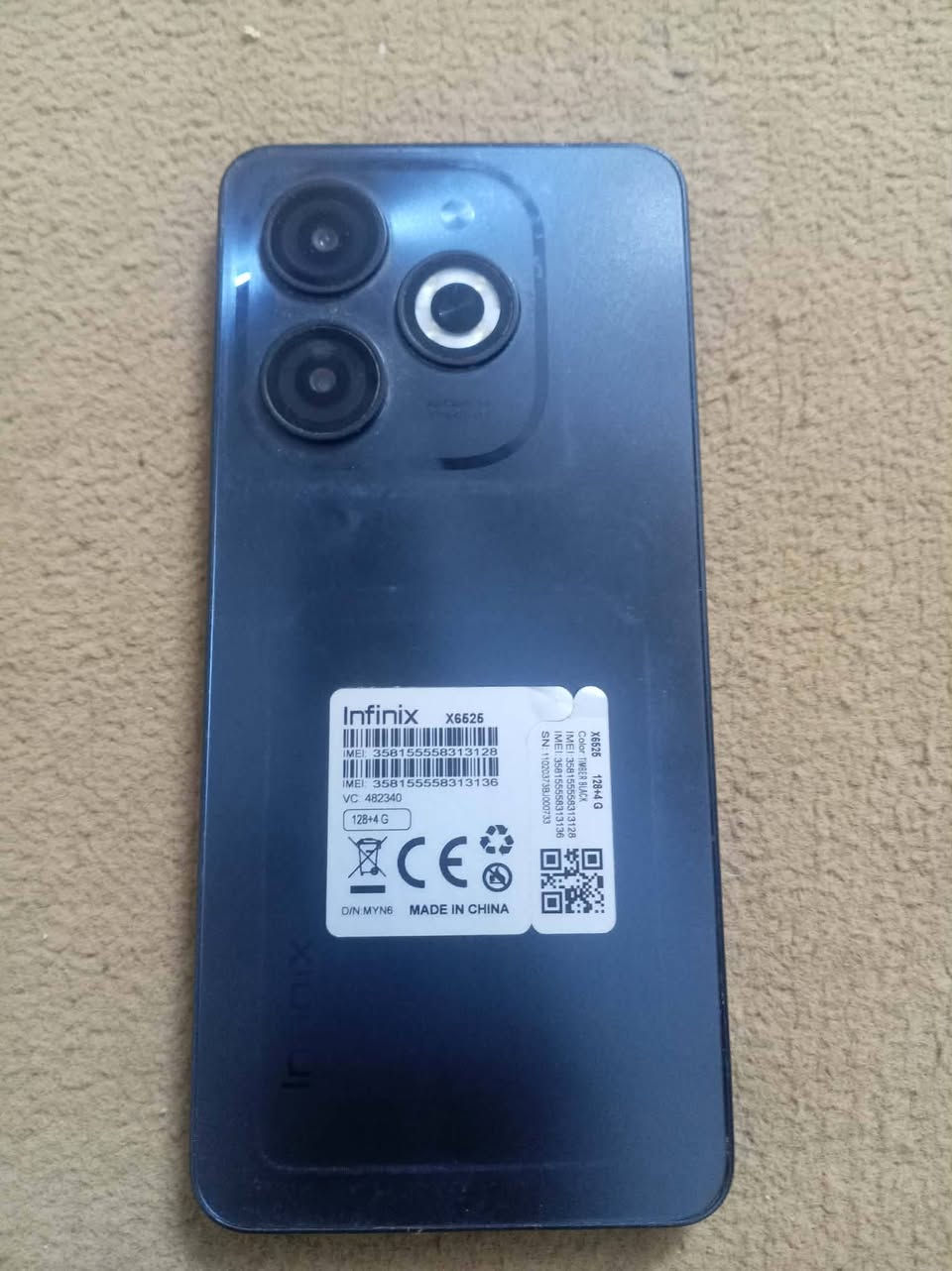 سلام عليكم اخوان موبايل للبيع السعر خاص وعليكم خير وتدللوم ***********
