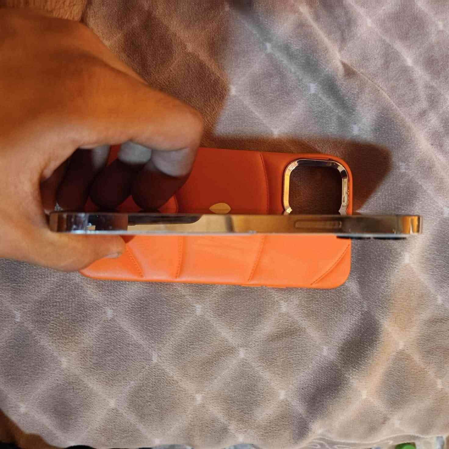 12 برو ذاكره 128 بطاريه 78 منفوخه الجهاز وتر الضهار كدامك بلصوره السماعه الفوك ساعه تشتغل ساعه لا شرق اوسط عربي سعر 215 وبي مجال عنوان نجف للتواصل مع الرقم*********** واذا اكو 11 عادي مبدل فقط بطاريه اراوس ماكو مشكله
