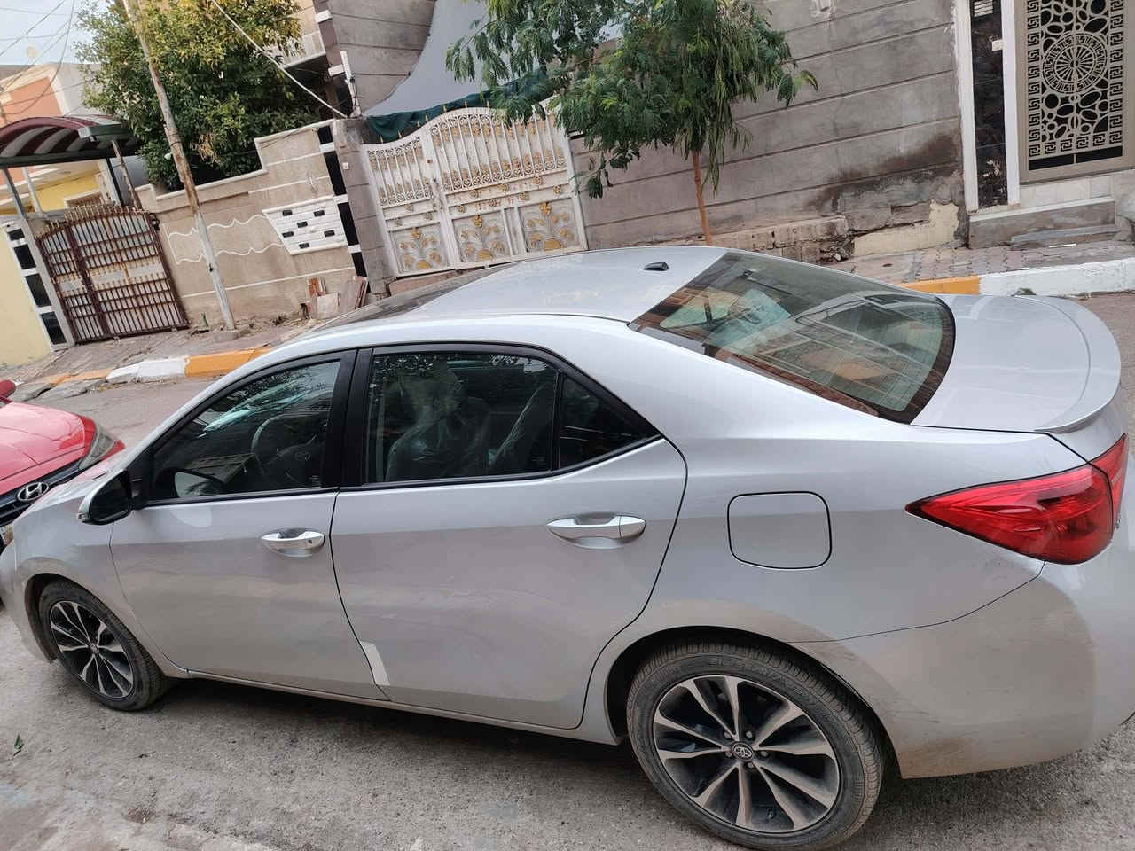 السلام عليكم
سيارة كورلا 2017 se فول بصمة  وفتحه  بيه قطعه وحده جامرلوغ امامي ماشية 100 كير محرك مكفول السعر 147  الاستفسار ***********
