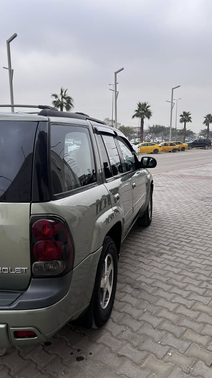 السلام عليكم 
شوفرليت تربلايزر للبيع 
لون السياره زيتوني 💚
موديل السياره 2004 
مكينه السياره 6 سلندر 4200
 4x4
رقم سليمانيه باسمي السياره سنويه جديده 
ماشيه 99 الف ميل 
السياره ما شاء الله جديده 
السونار مرفق بالمنشور 
مكان السياره المحموديه 
السعر : 100 وبيهه مجال
اي استفسار : 0786595916


**إذا كنت صاحب هذا الإعلان وتريد حذفه لأي سبب، رجاءا أرسل رسالة إلى الدعم الفني**