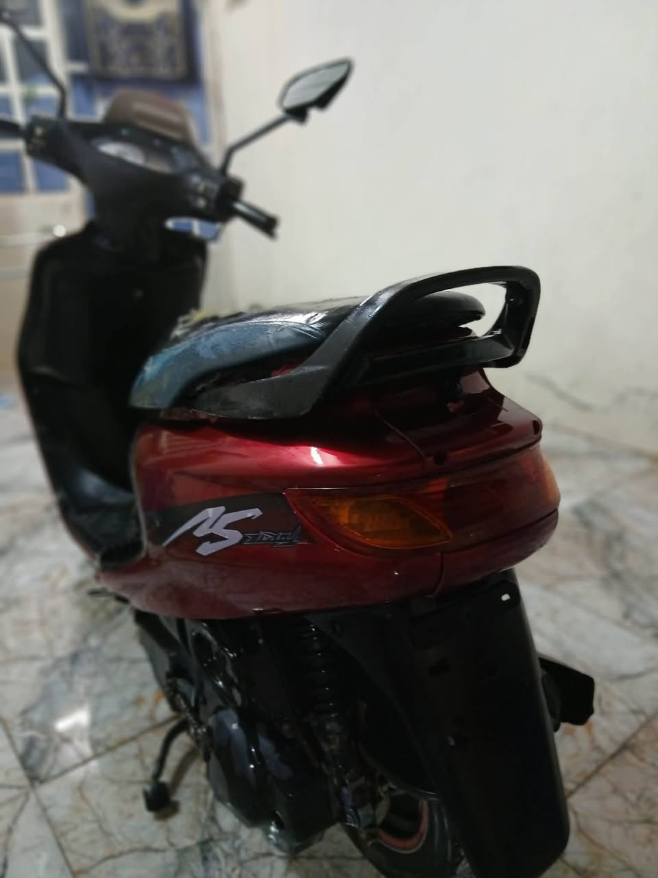 السلام عليكم
دراجه للبيع
فراشه فحل نضيفه حيل كهربائيات كلها شغاله سلف هندر 
الاتصال ع الرقم
***********
مكلف بالنشر
