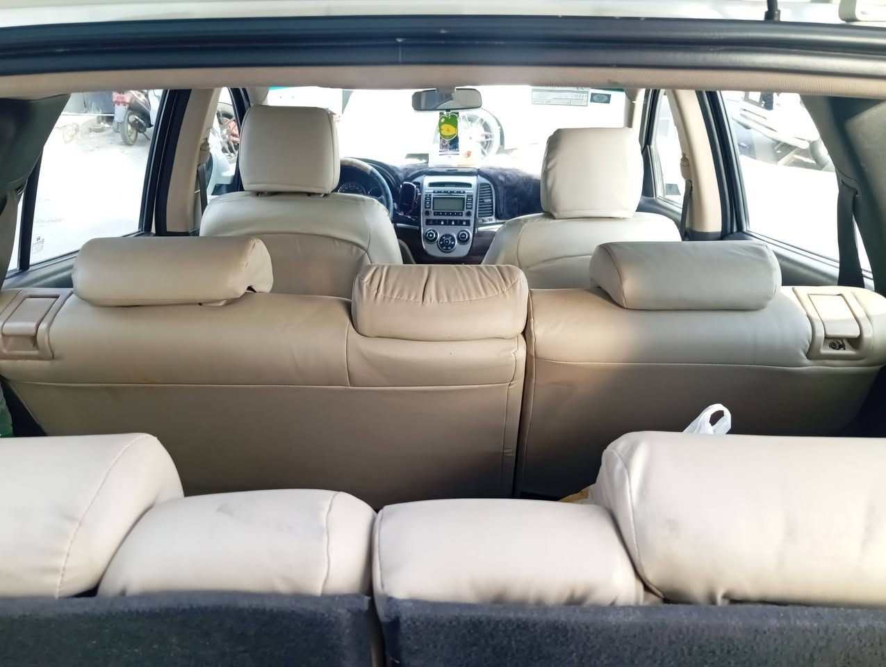 السلام عليكم للبيع سنتافيه موديل10.      6سلندر 7 راكب فتح السياره فول         مكفوله من الظربه ولصبغ والتبديل   مكان السياره بابل   السعر /(150) رقم الهاتف ***********
