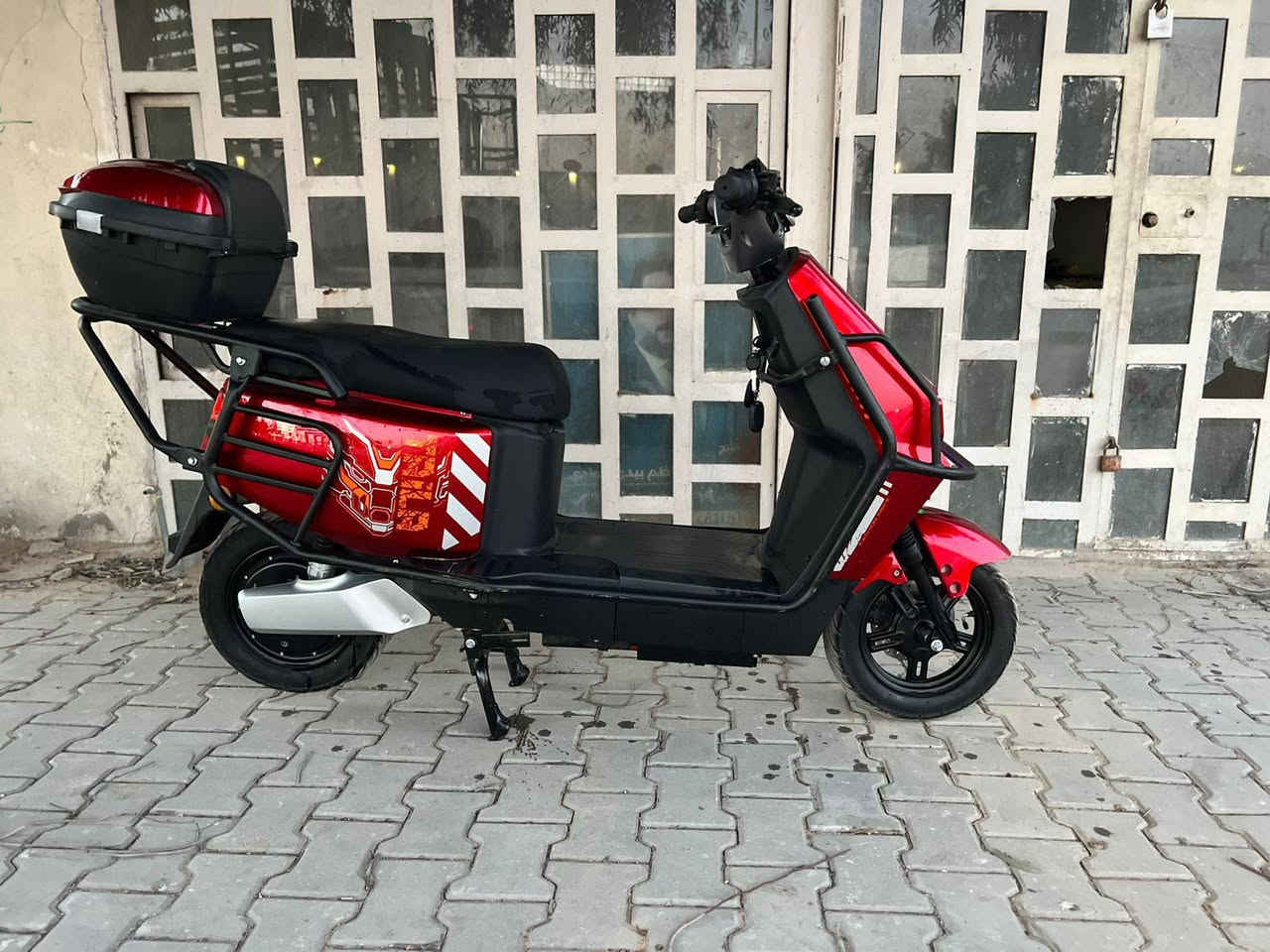 سلام عليكم شباب دراجه شحن للبيع نوع سكنس  زيرو زيرو غير مستخدم من المعرض البيت الله 
شاهد  بعدها وكاله ولا شحنه مشحونه ابد 
  الله  شاهد وصل معرض موجود ابسمي  مواصفاتها
الموديل2026
بطاريات 6 دبل 
التحويلات 1.2.3
السرعه75 حقيقي معا الوزن 
شاشه تاب تعرض الك لاعطالً ان وجدت 
اشاير رباعيه 
شاحنه اصليه 
تشغيل عن بعد 
بصمات 2 
سويجات 2
نضام السرقه 
مري أصليات 
تحمل شخصين 
تايرات جوبلس تحمل وزن عالي جداً
لونها مميز 
قفل ستيرن 
لونها مميز كلش 
استان تعليك /استان صفح 
لايتات زنوزن قويه جدا
الدراجه مدرعه بل كامل 360درجه

 اي استفسار اتصال 

***********

العنوان بغداد
