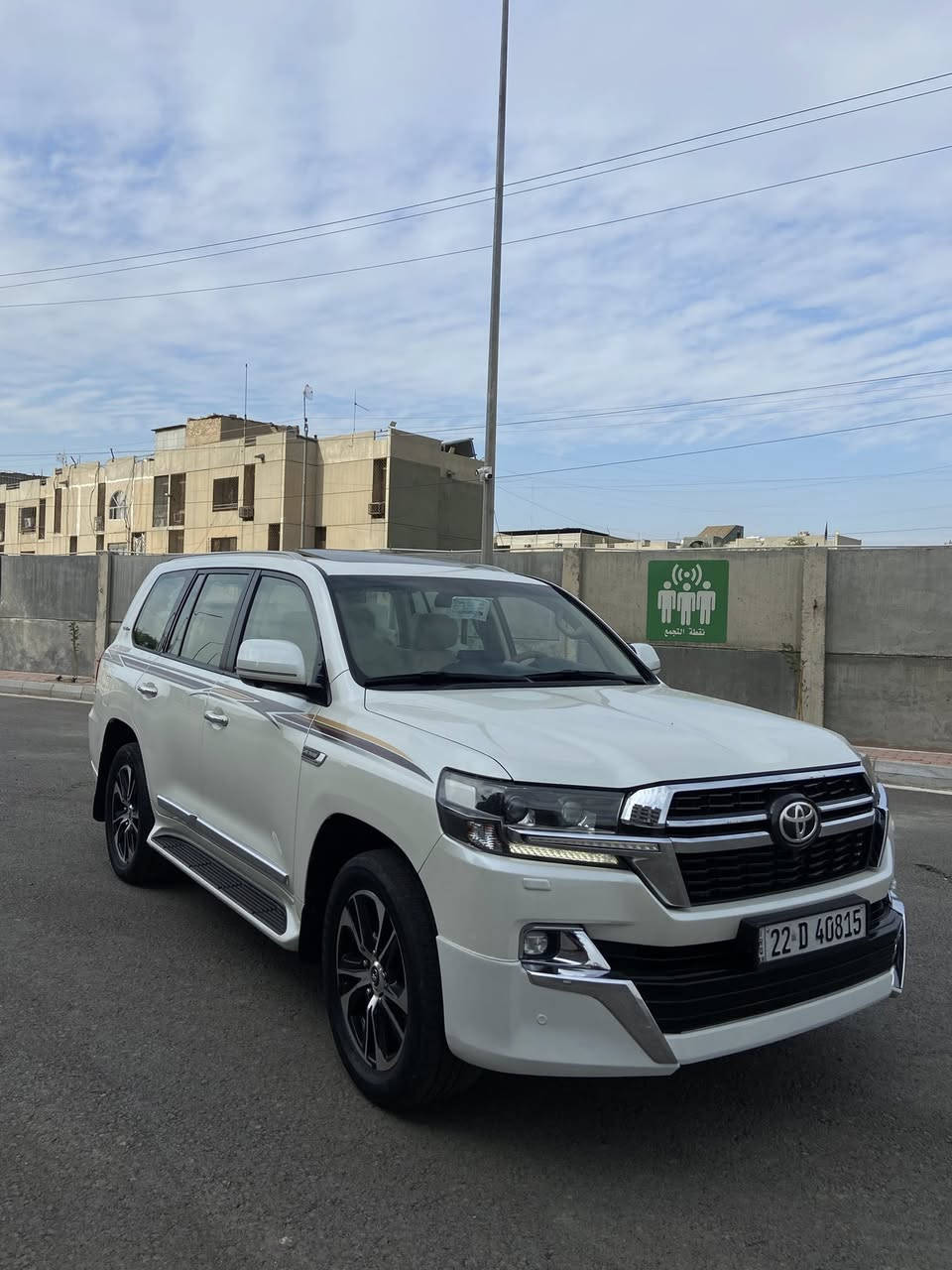 السلام عليكم
لاندكروز  2017 ساز
ماشيه١٣٠ 
بيه شبر صبغ بل باب الايمن الخلفي باقي سياره مكفوله 
سعره ٤٧ الف
بيع او مراوس حسب قناعه 
الاستفسار ***********
