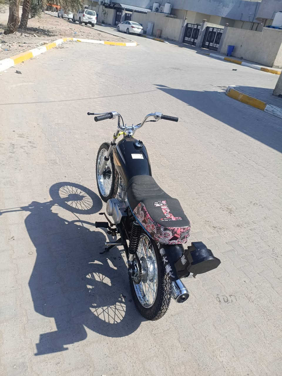 سلام عليكم دراجه نامه شلامجه توني معمرة للبيع بدون سيبايه مكان بصره
***********
