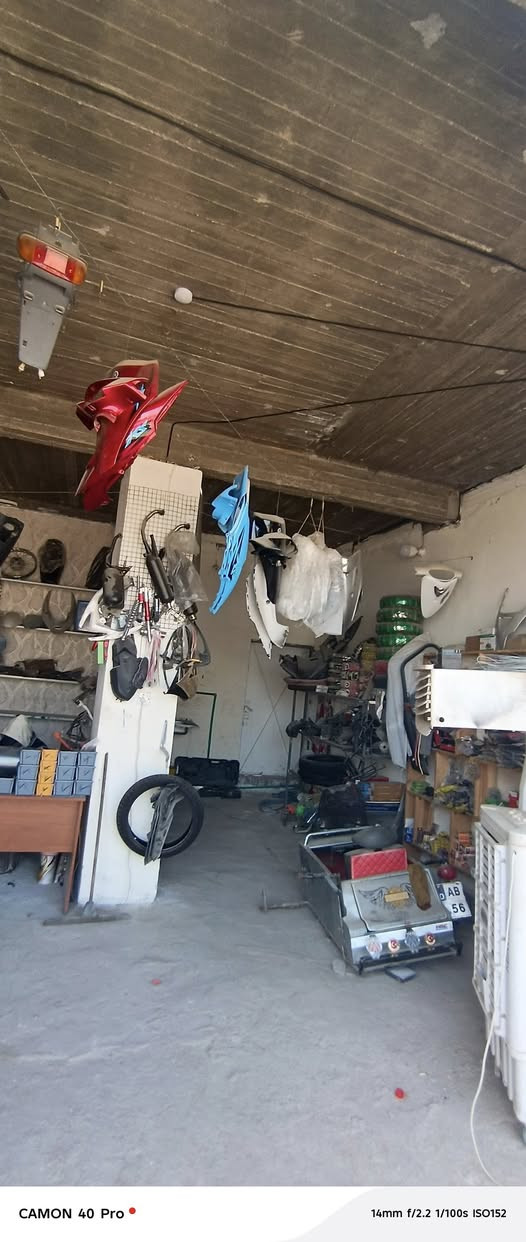 سلام عليكم محل يحتوي على غراض دراجات للبيع غراض كله جديده وسعار مناسبه تريد ابيعك فقط الغراض تري ابيعك المحل بل كامل مع الرفوف وبصفي محل تصليح دراجات مكاني كربلاء طويريج جمعيه على جدول خلف مدرسه لبنان ***********
