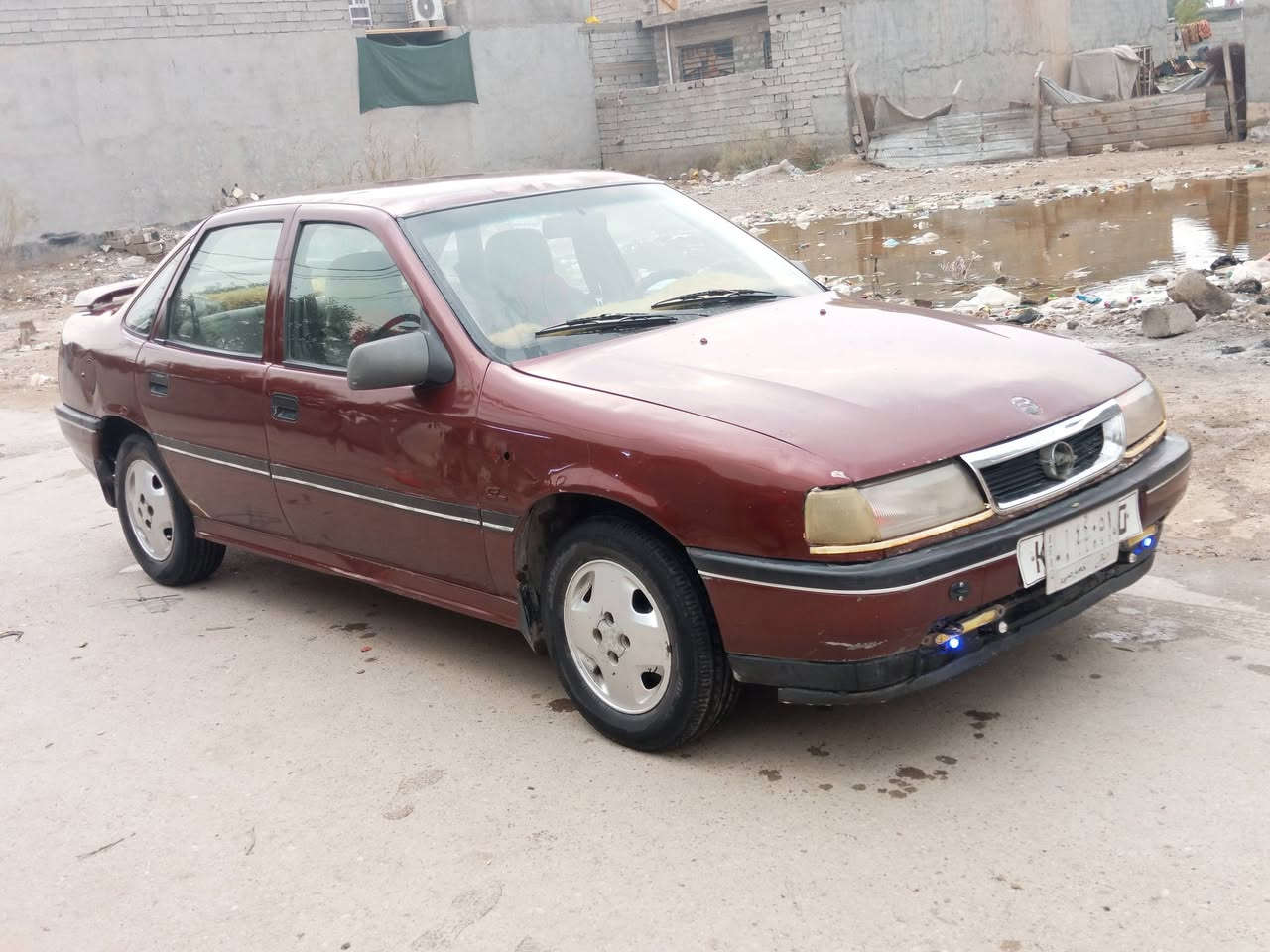 السلام عليكم أوبل فكترا للبيع موديل 1992سياره رقم ديالى محرك 1800بسمي تحويل ثاني يوم كهربائيات كلها شغاله السعر 30  وبيهة مجال مكان السيارة ديالى خان بني سعد الاتصال ***********
