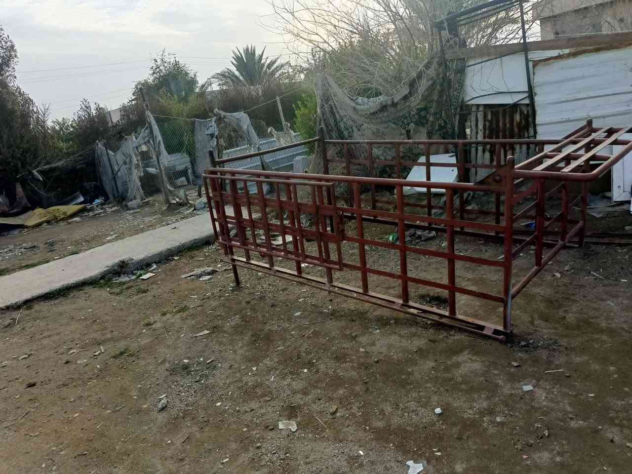 السلام عليكم محجر البيع مال كيه نثيه بوري 2 ملم نظيف حيل السعر 400 وباب مال بدي نظيف بلادي قطره صبق ما بيه سعر الباب 75 مكاني بغداد الشعله هاتف ***********
